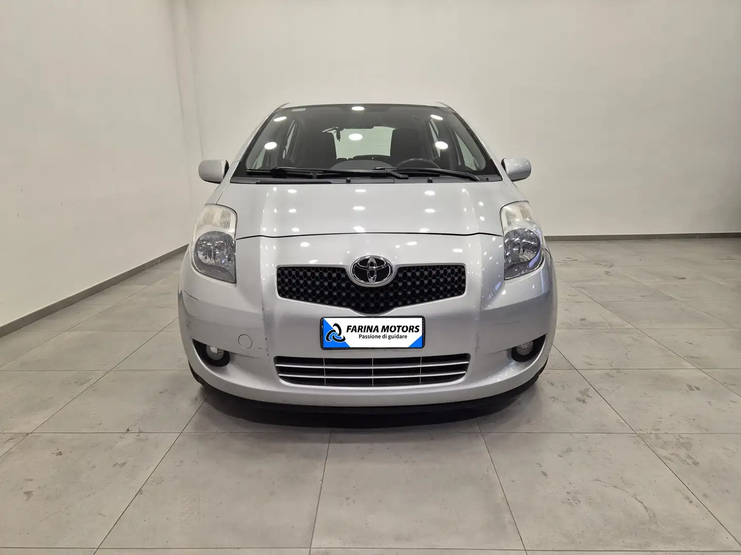 Toyota Yaris 5p 1.3 Navy - NEOPATENTATI - Navi - Clima Argento - 2