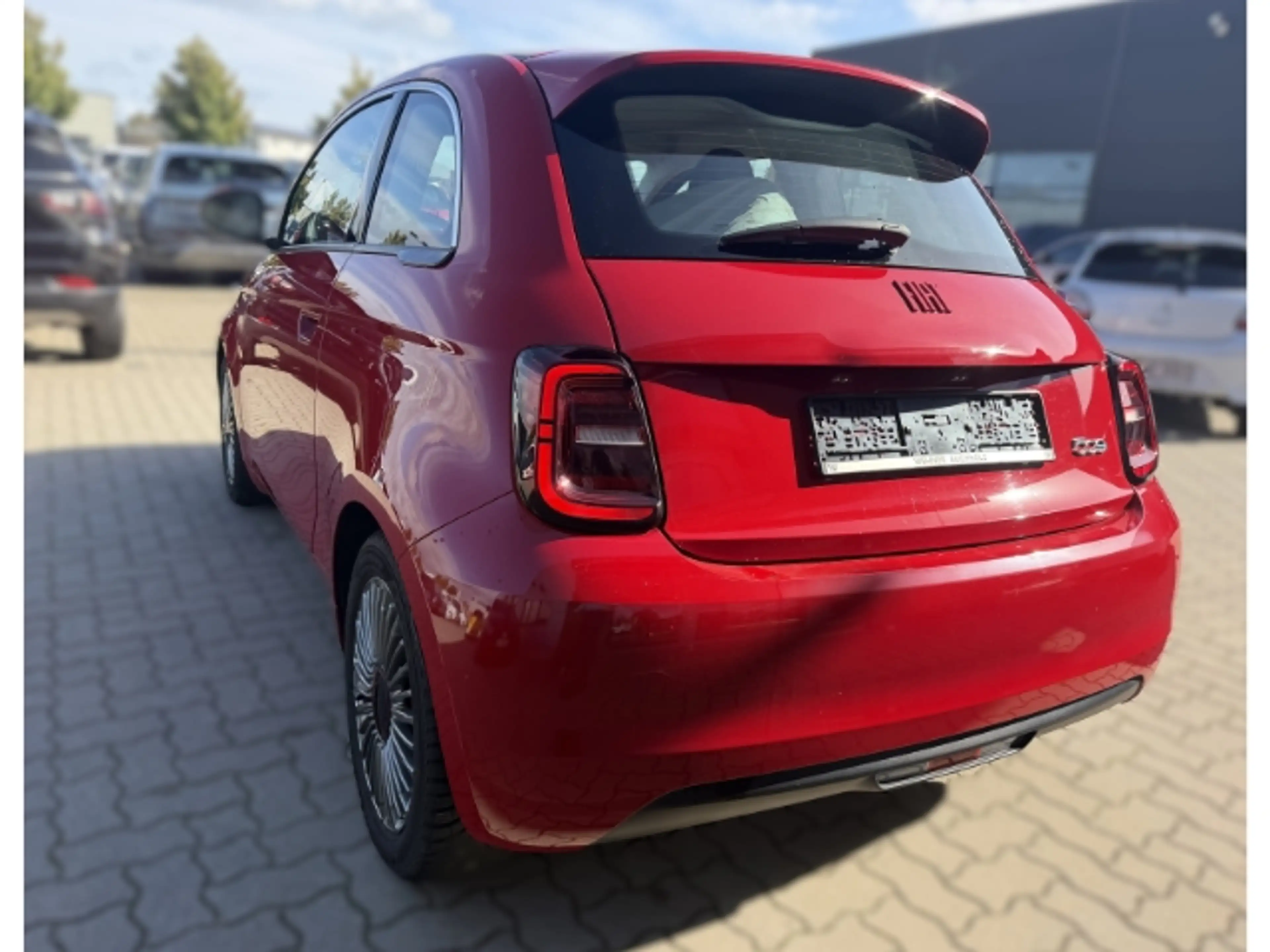 Fiat 500e Red *Apple Car Play *Tempomat — photo 6