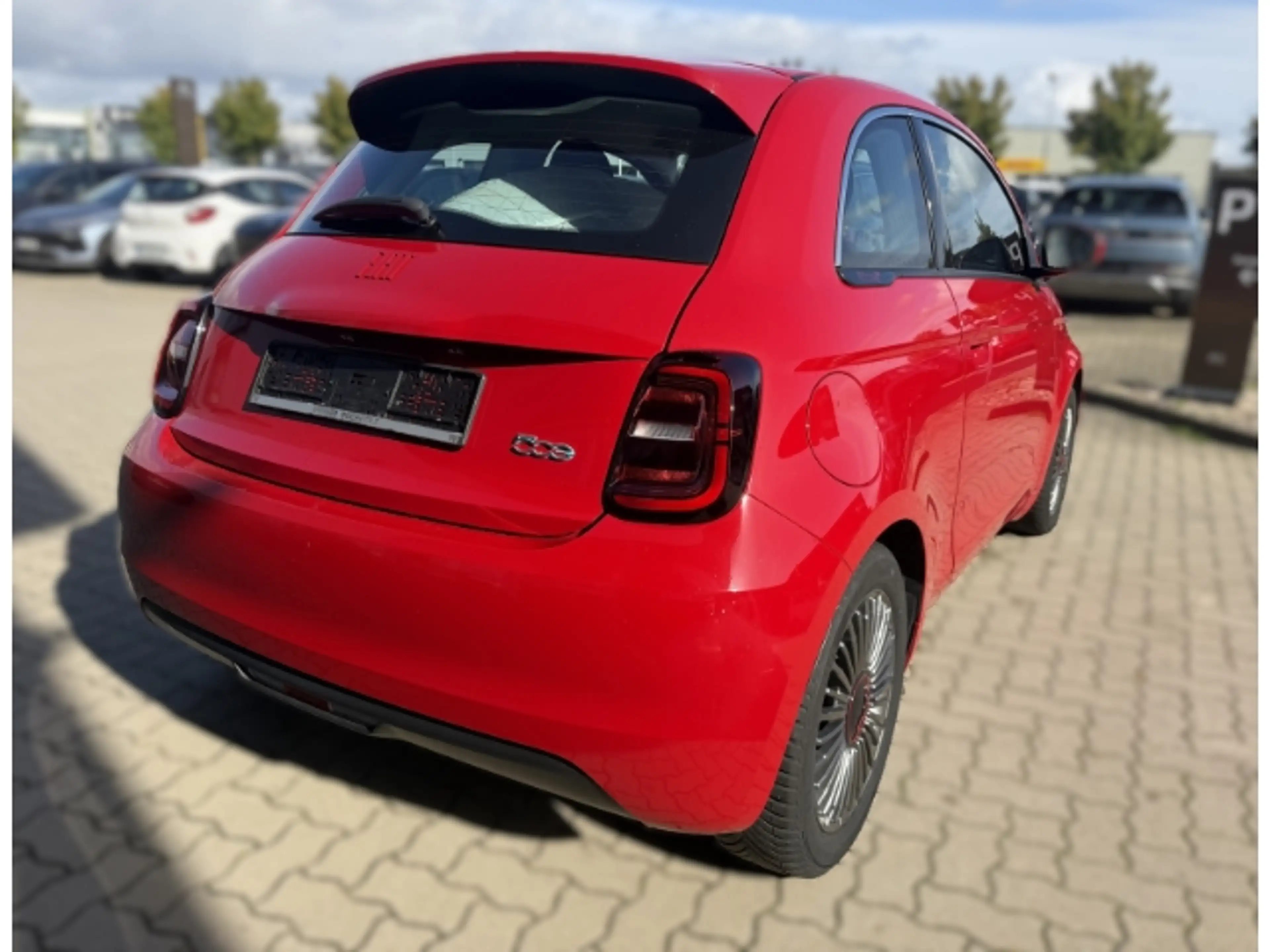 Fiat 500e Red *Apple Car Play *Tempomat — photo 7