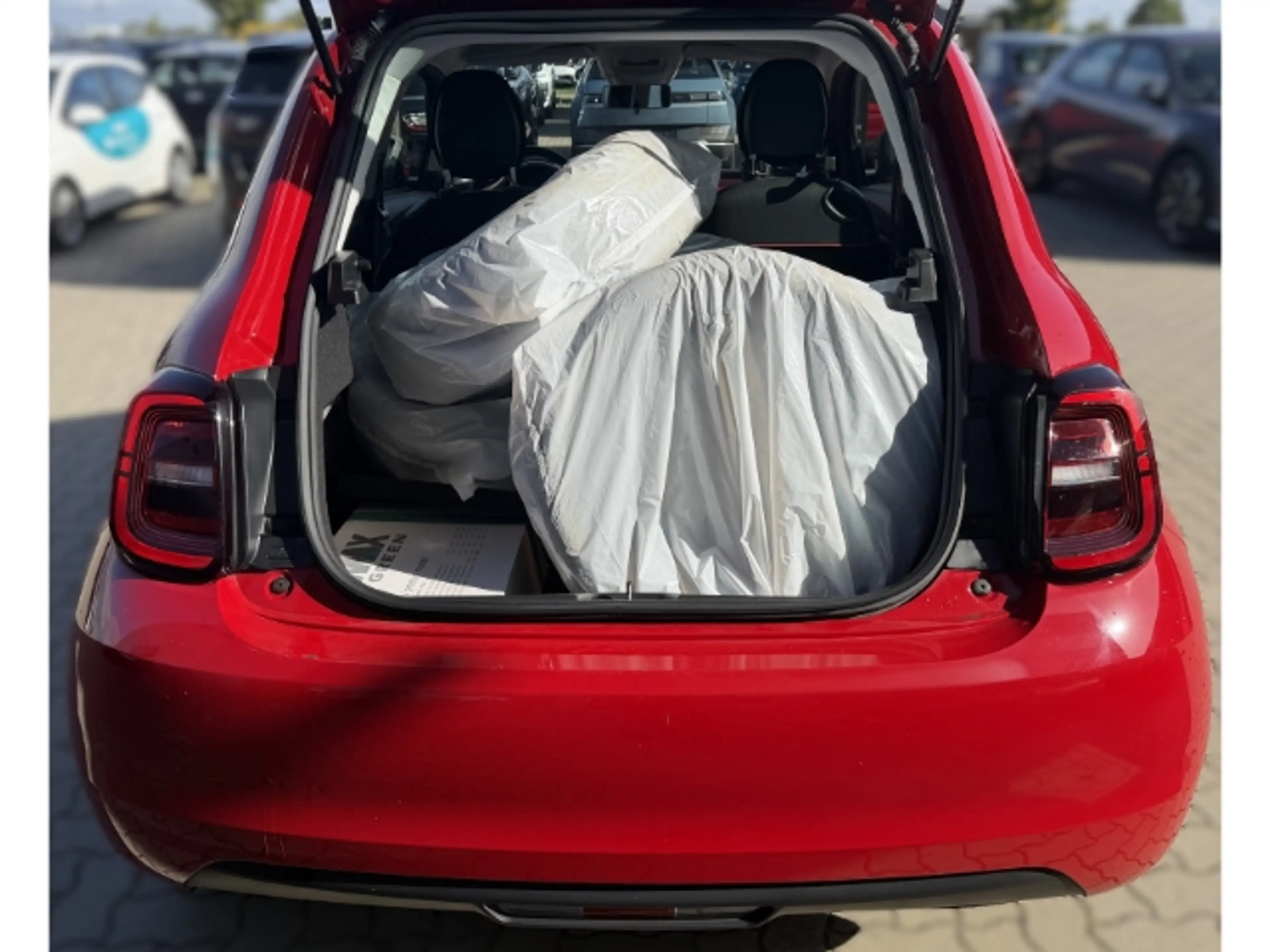 Fiat 500e Red *Apple Car Play *Tempomat — photo 11