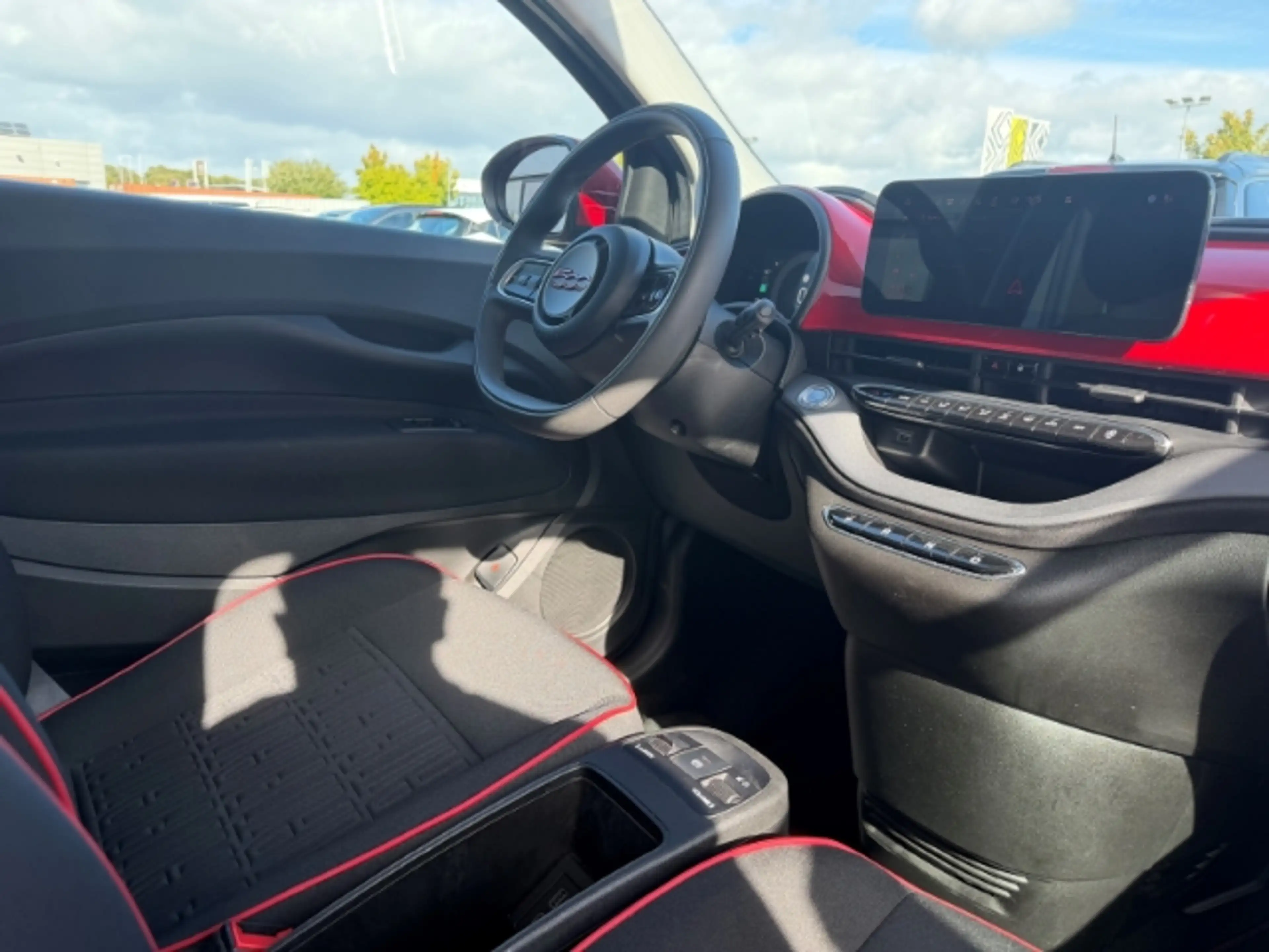 Fiat 500e Red *Apple Car Play *Tempomat — photo 10