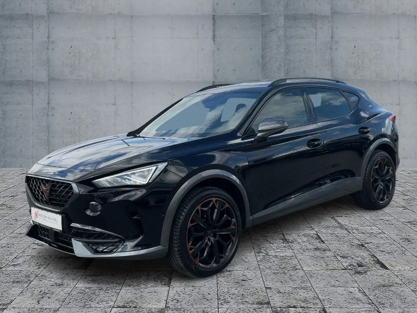 CUPRA Formentor VZ 4Drive MATRIX+NAV+AHK+PANO+BEATS+19 Schwarz - 2