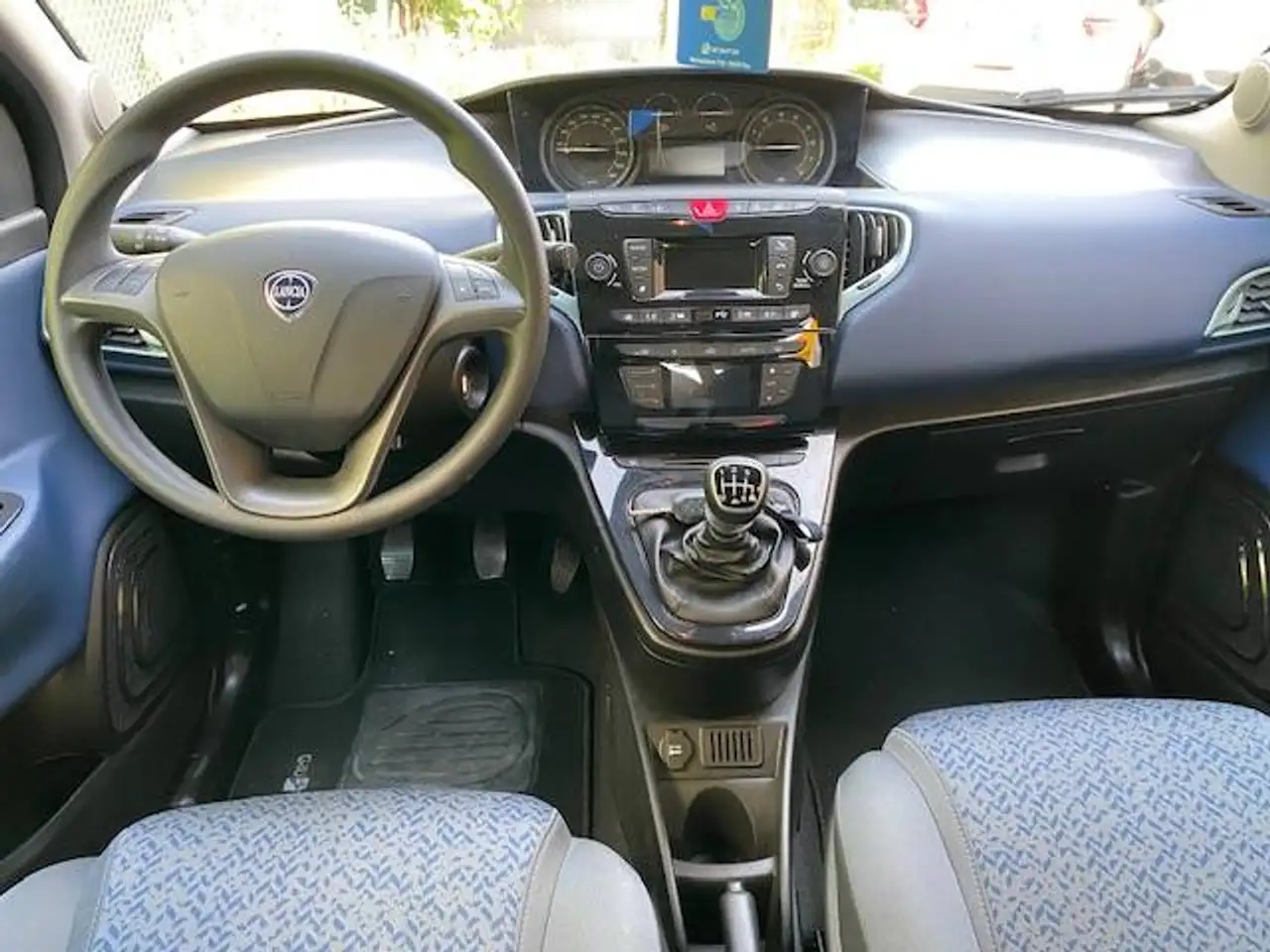 Lancia Ypsilon 2024 — фото 9
