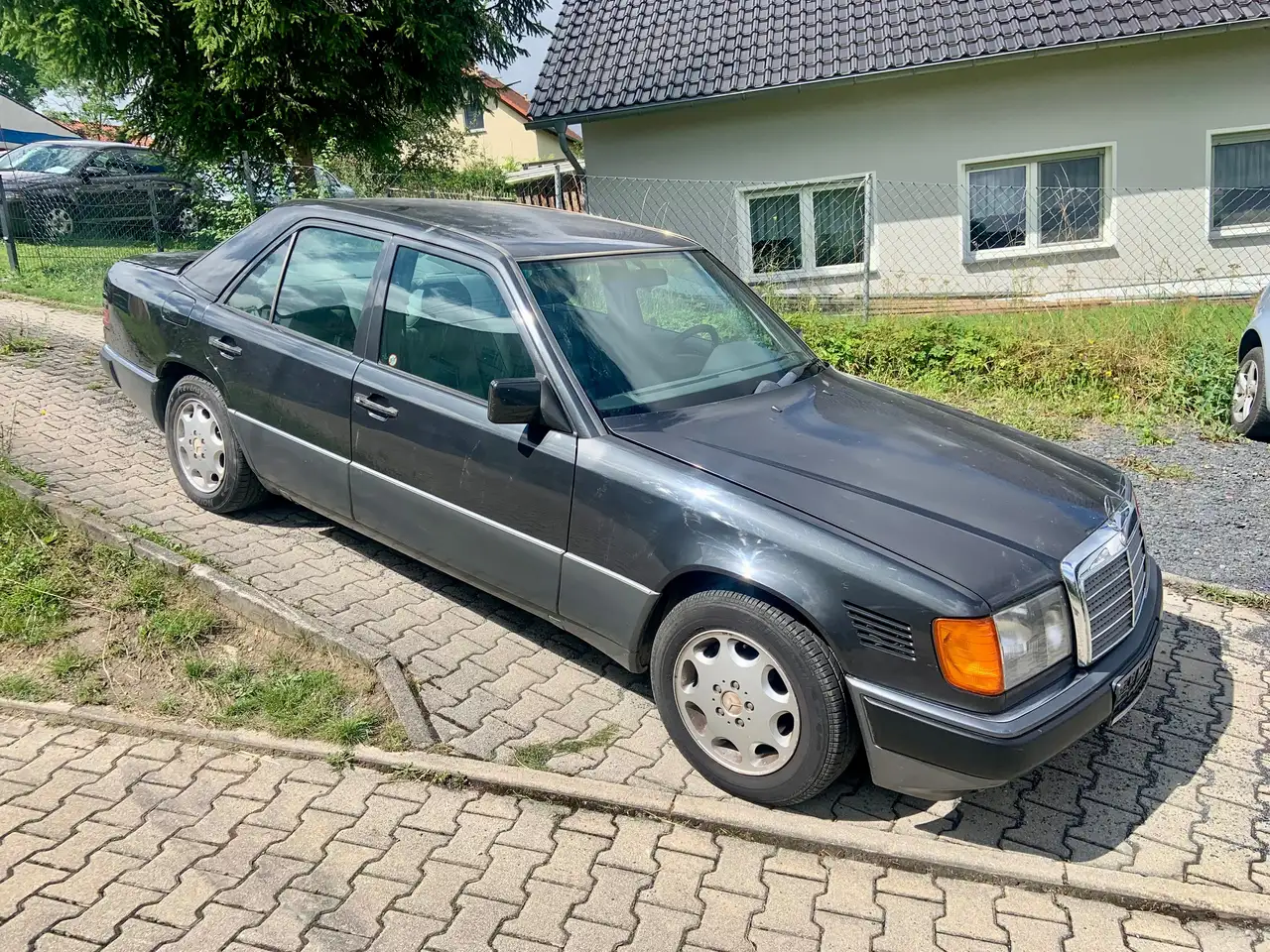 Mercedes-Benz 300 W 124, foto 1