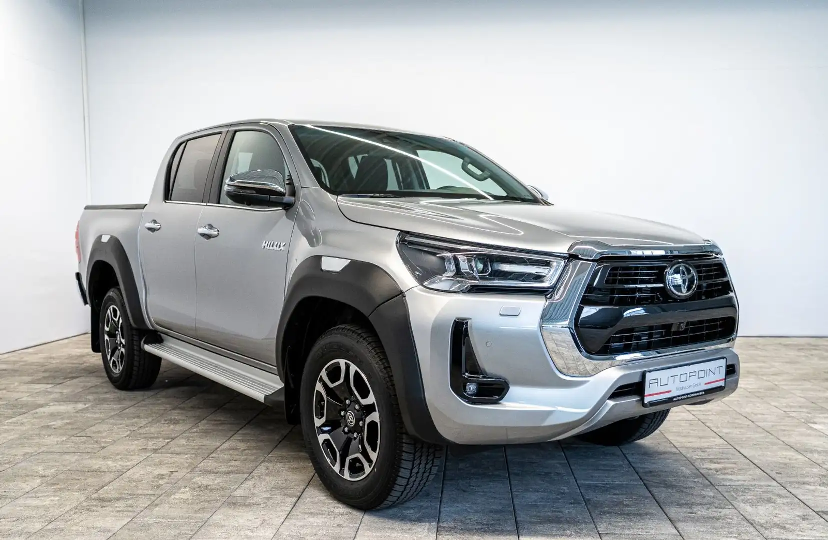 Toyota Hilux 2.8 D-4D 4x4 Executive MY2025°AHK°LED°Navi Silber - 1