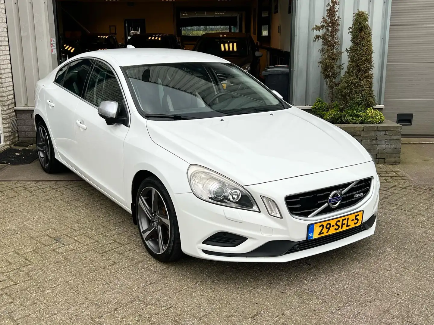 Volvo S60 1.6 T4 R-Design| AUTOMAAT Fehér - 2