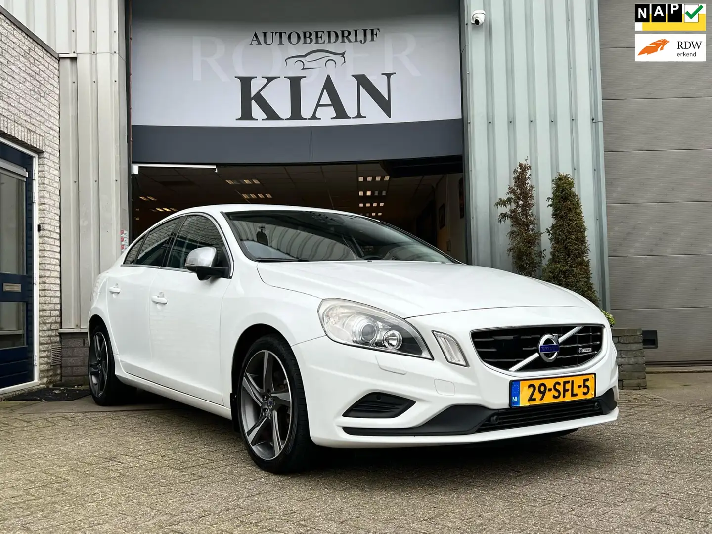 Volvo S60 1.6 T4 R-Design| AUTOMAAT Fehér - 1