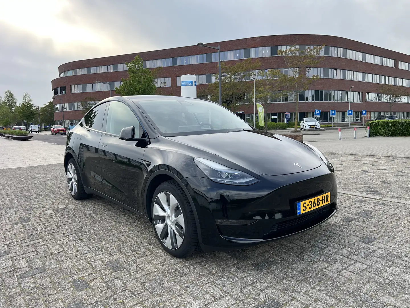 Tesla Model Y Long Range AWD 75kWh Negru - 2