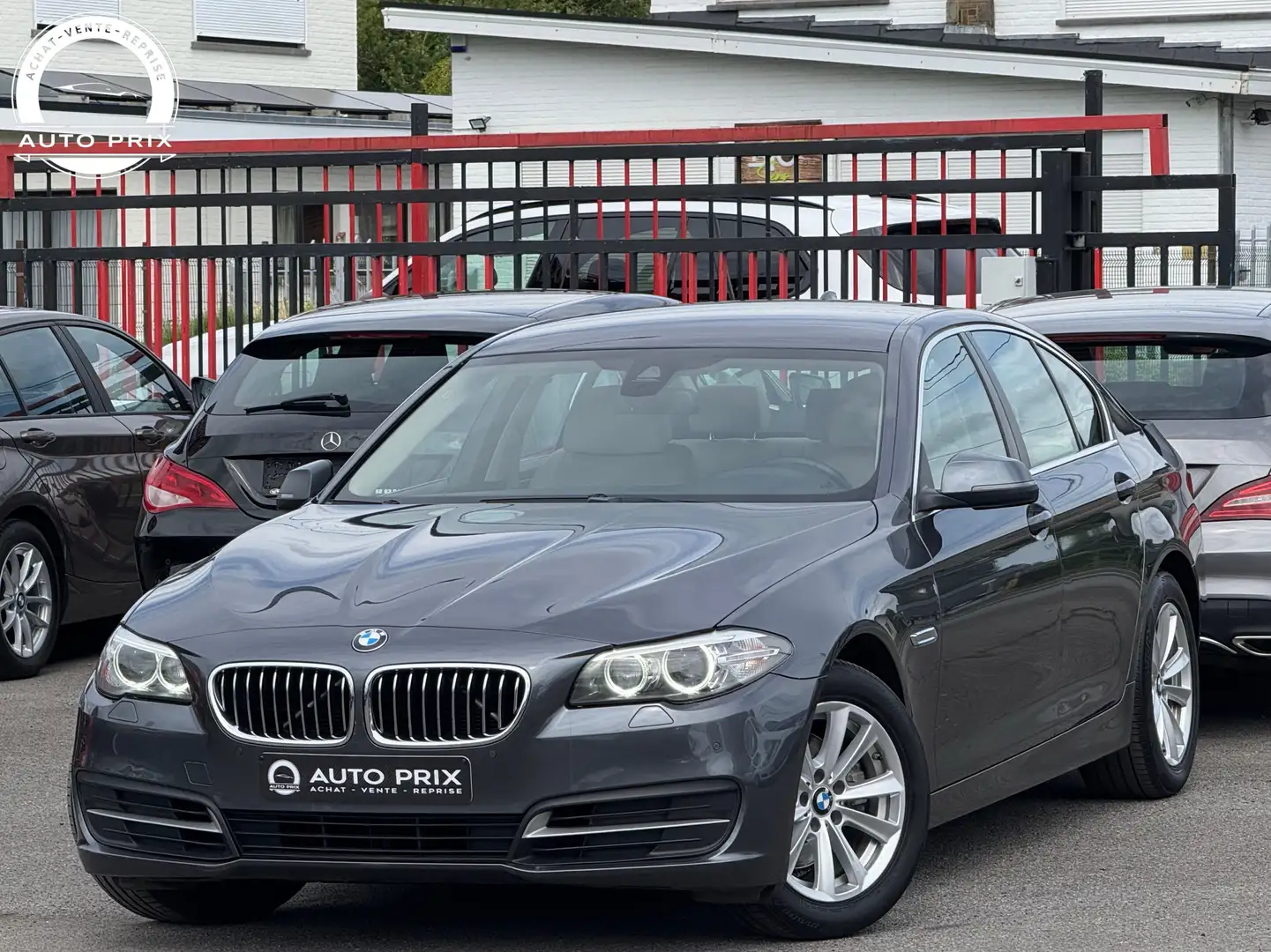 BMW 520 iA Pack Luxury Navi Cam Xénon Soft Close Eu6b Grey - 1