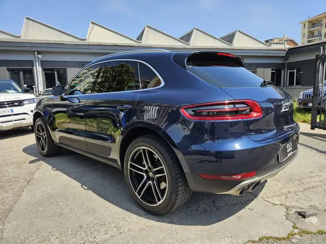 Porsche Macan view 6