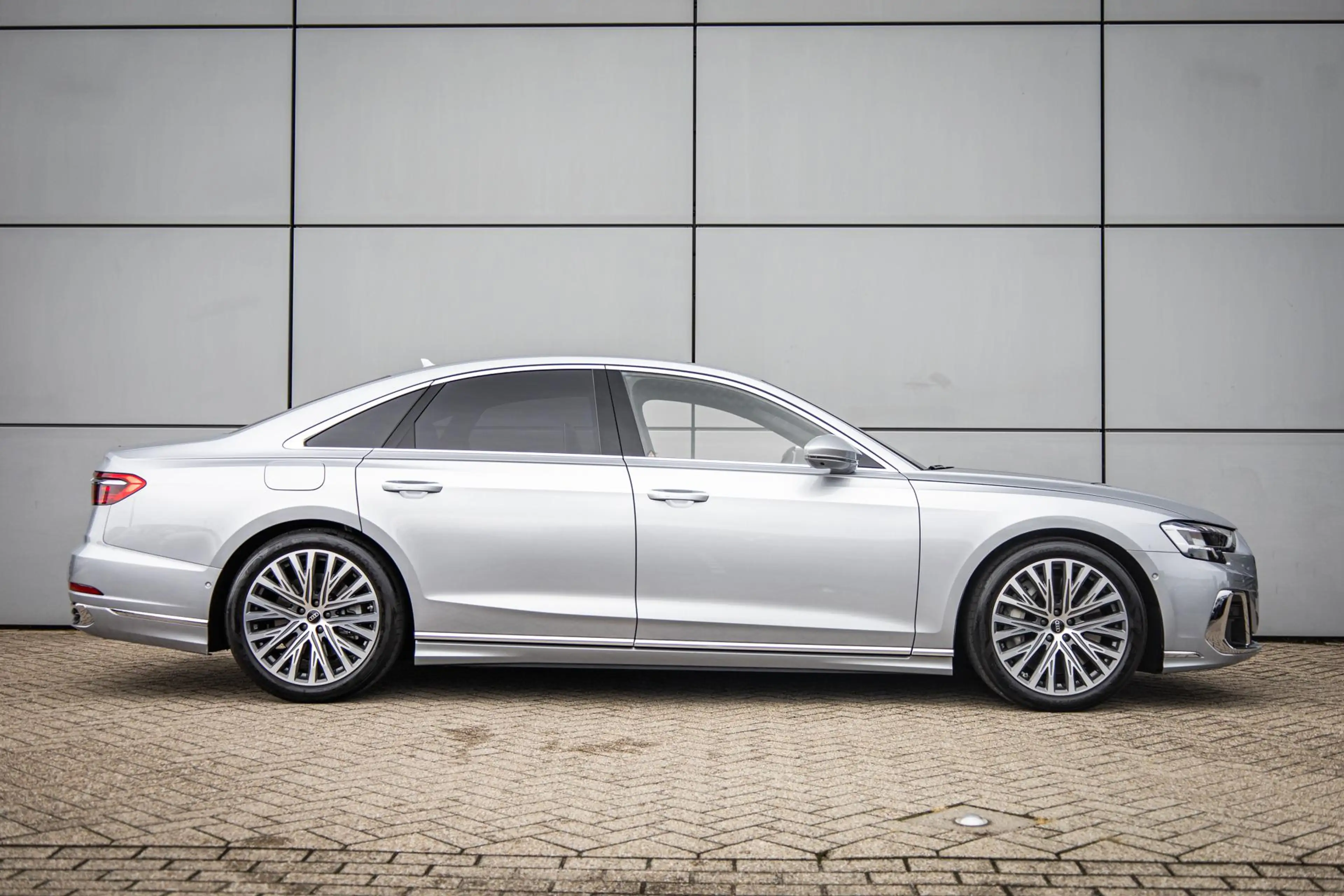 Audi A8 60 TFSIe 462pk quattro | 20" LMV | 360 Camera | Ma — photo 3