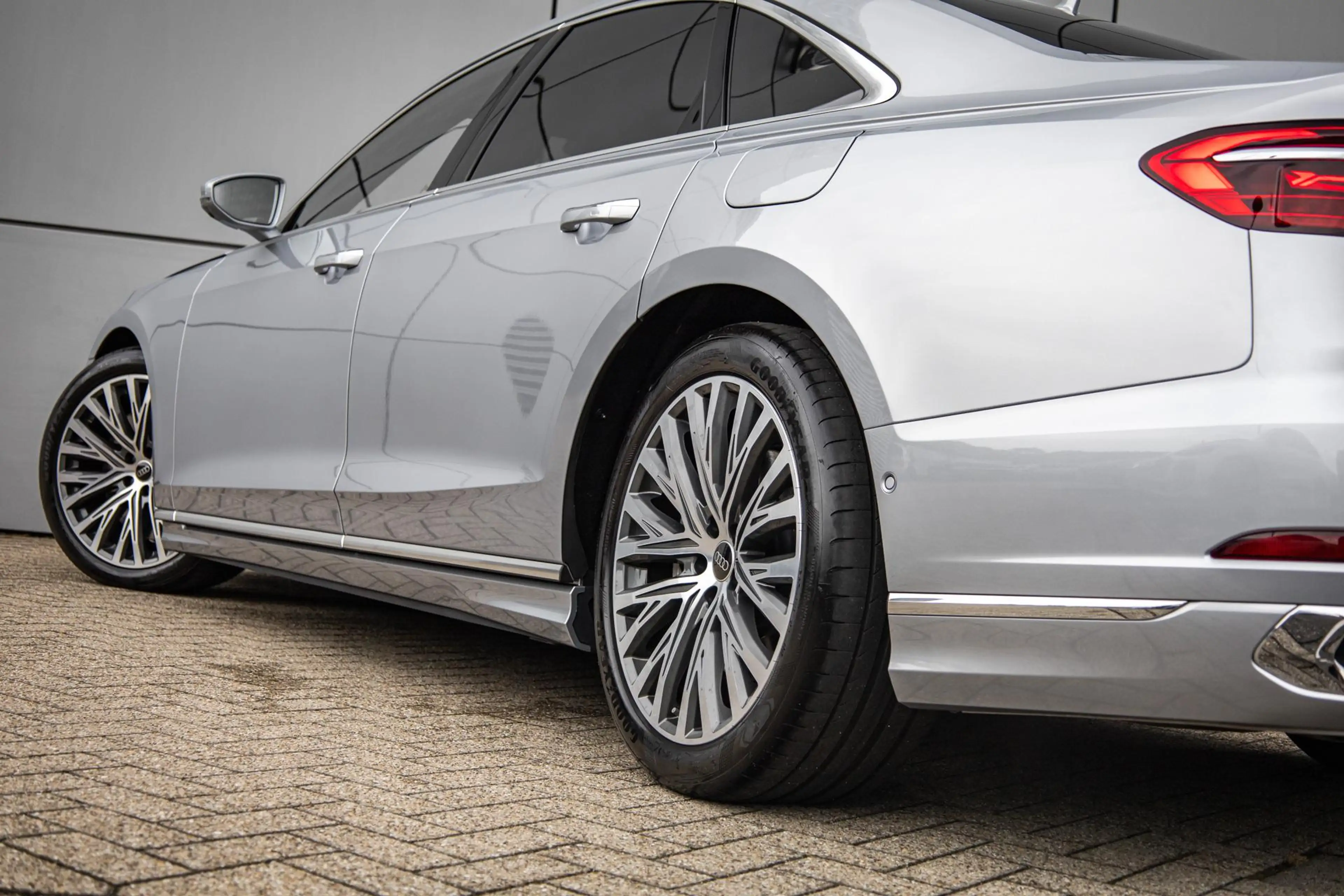 Audi A8 60 TFSIe 462pk quattro | 20" LMV | 360 Camera | Ma — photo 12
