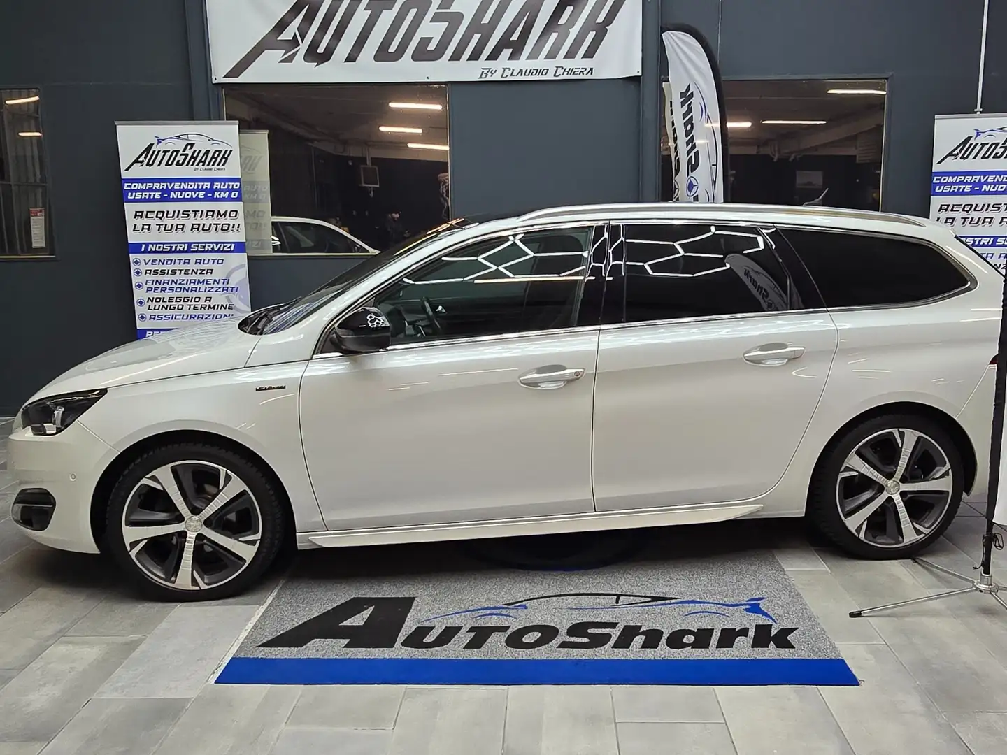 Peugeot 308 308 SW 1.2 TURBO t GT Line S TETTO PANORAMICO Bianco - 1
