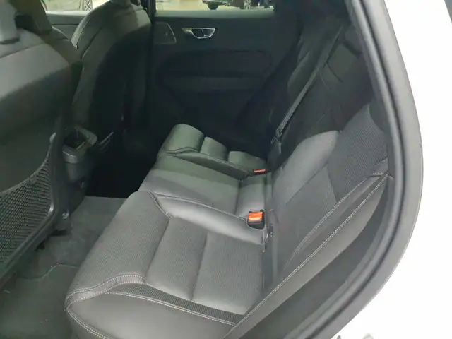 Volvo XC60 view 13
