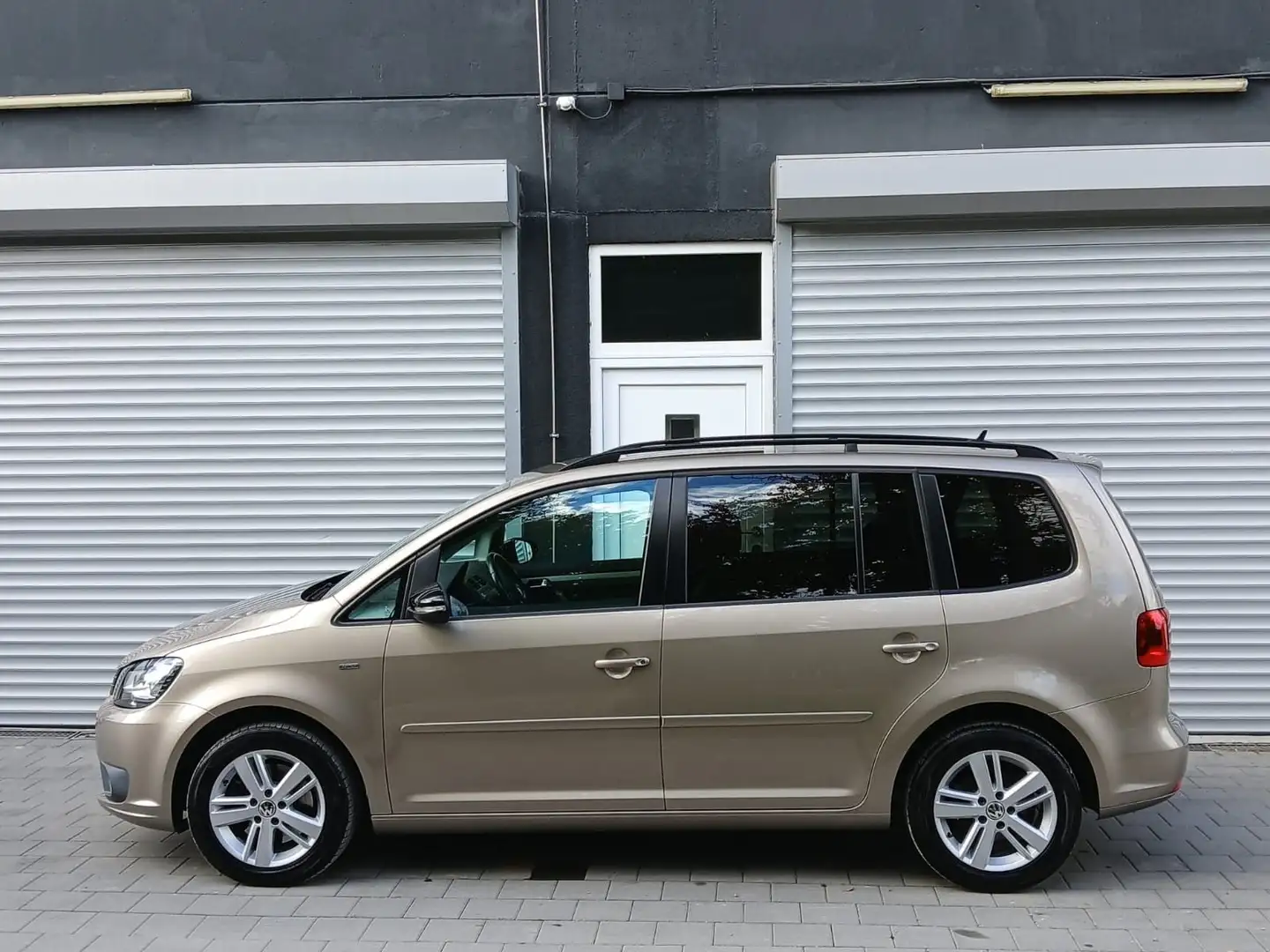 Volkswagen Touran *Garantie*Bi-Xenon*Navi*8-fach bereift* Beige - 2