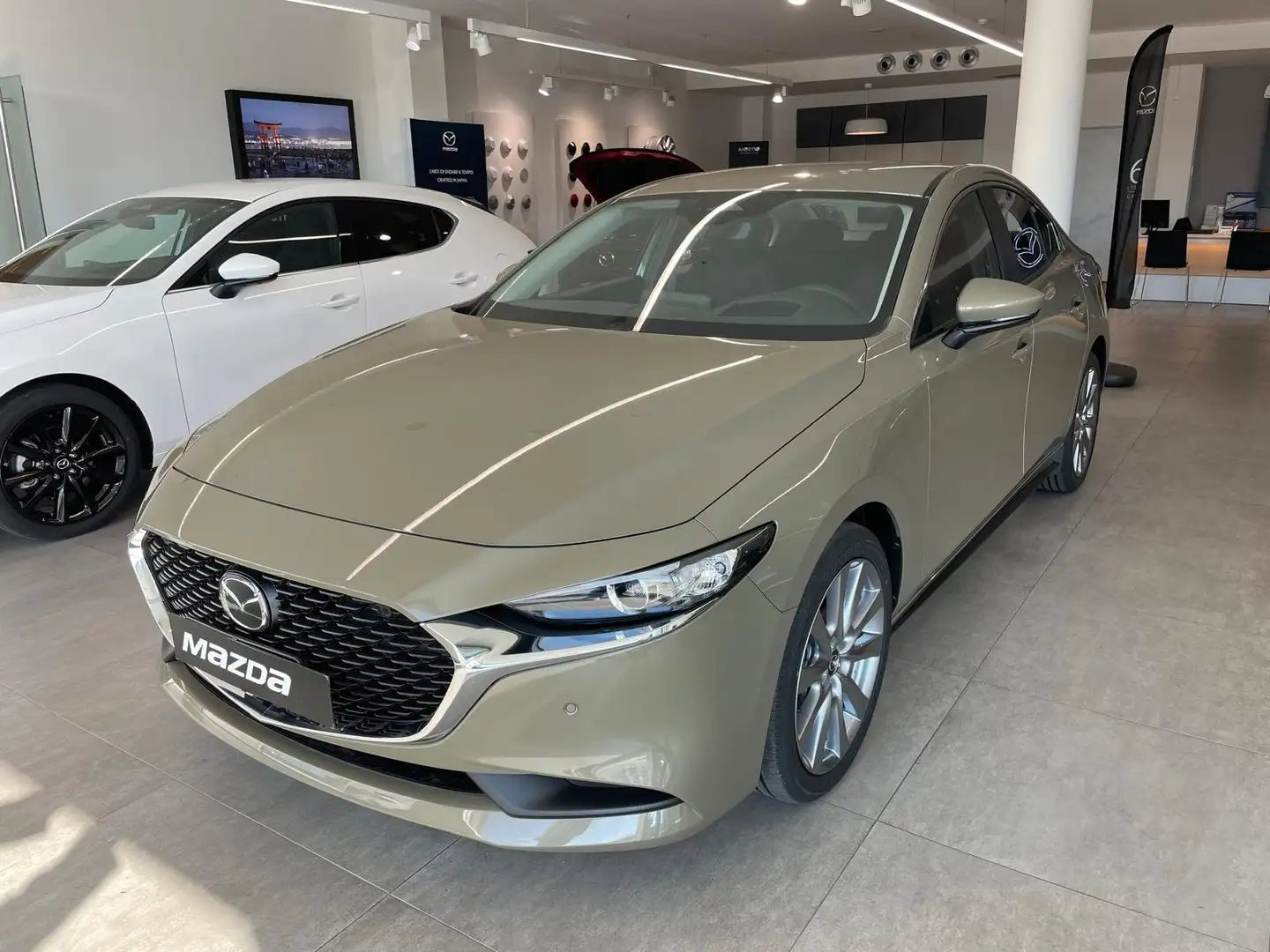 Mazda 3 2.5 m-hybrid 140cv MT Centre-line DA IMMATRICOLARE Verde - 1