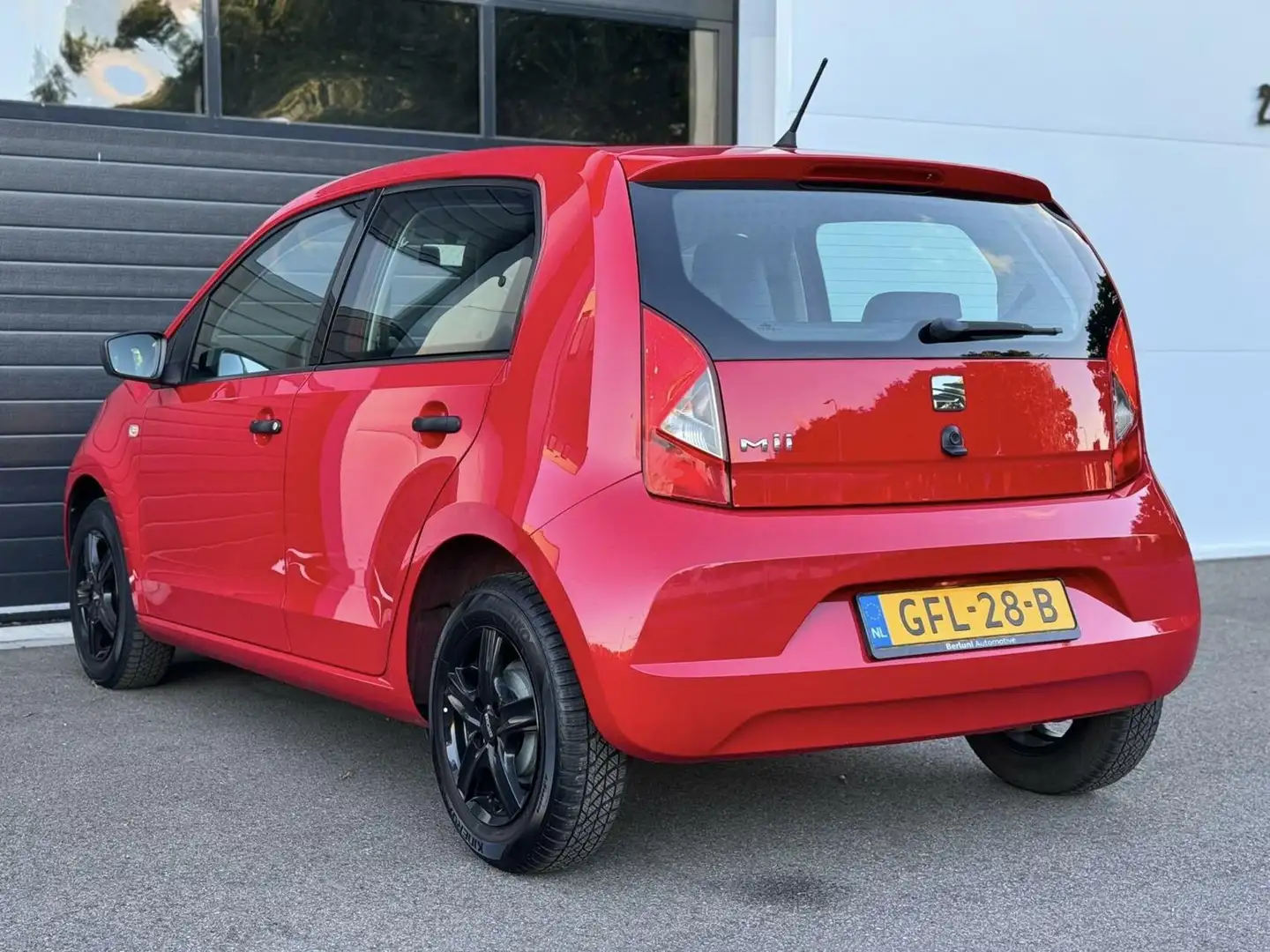 SEAT Mii 1.0 Sport Dynamic LM Velgen | Airco | Leuke auto! Piros - 2