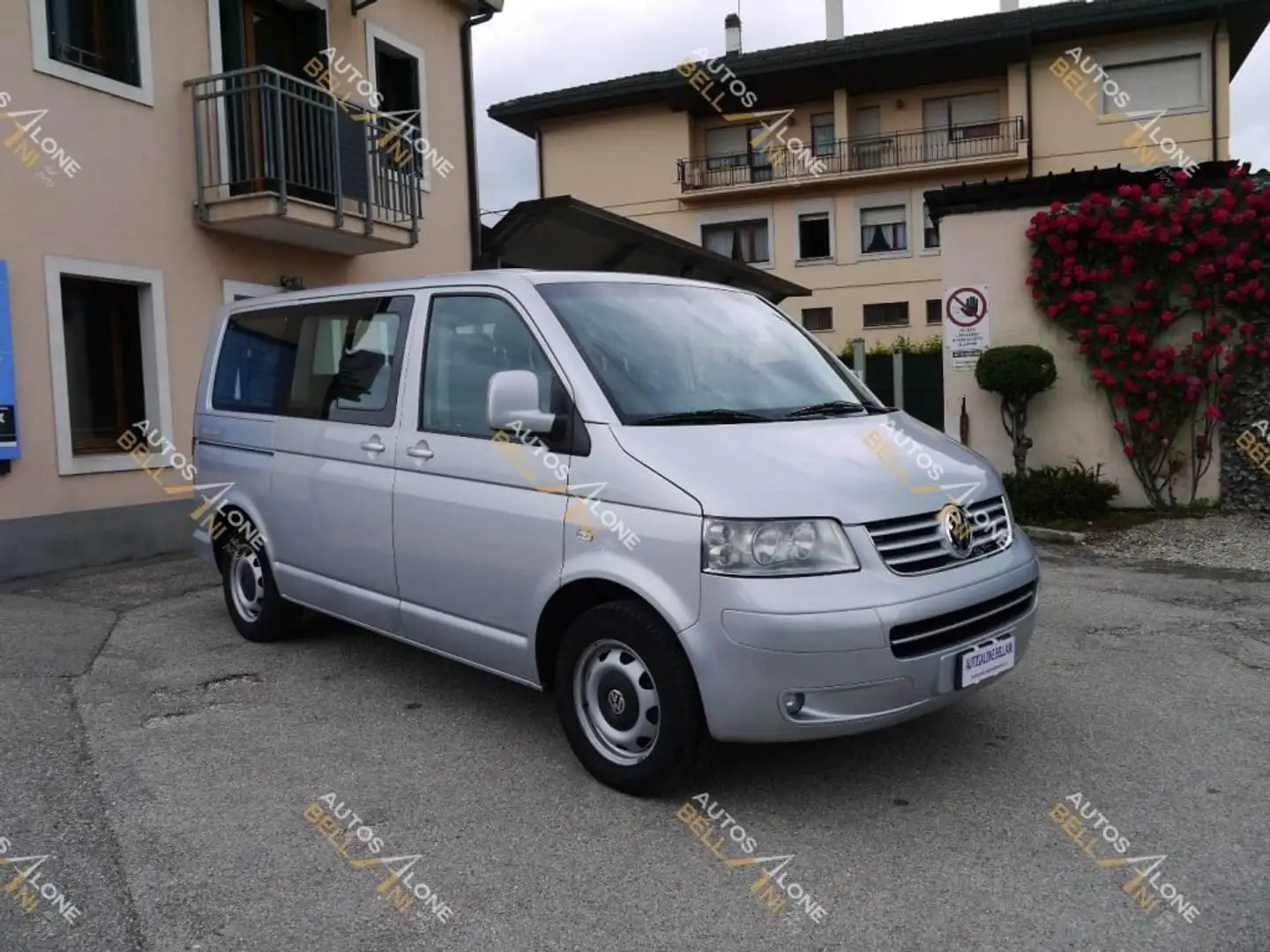 Volkswagen Transporter Caravelle 2.5 TDI/131CV 4motion 8 posti Argento - 1