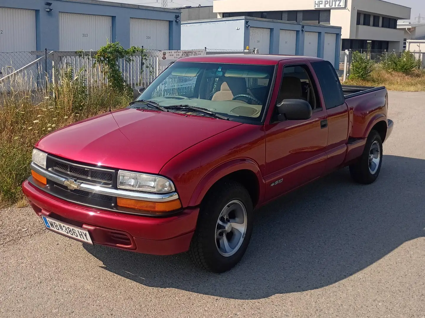 Chevrolet S-10 LS Pickup Rot - 2