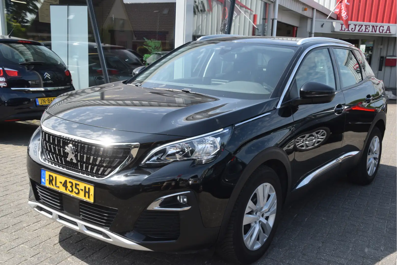 Peugeot 3008 1.2 PureTech Blue Lease Executive Carplay | PDC | Zwart - 2