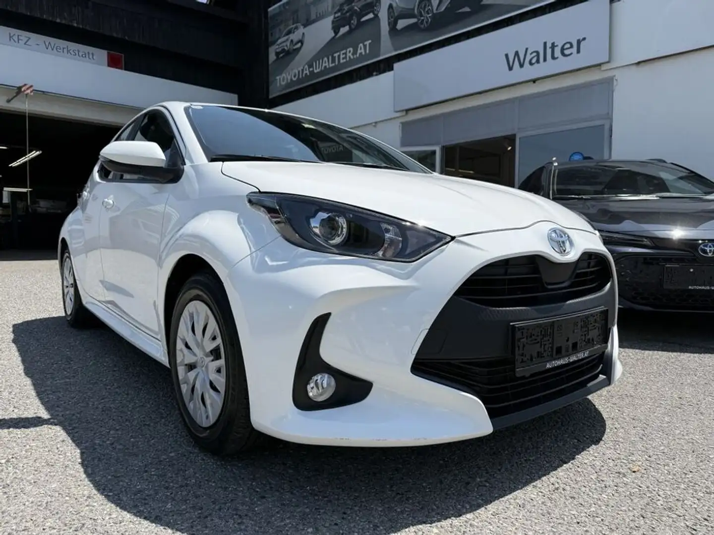 Toyota Yaris 1,5 VVT-ie Active Blanc - 2