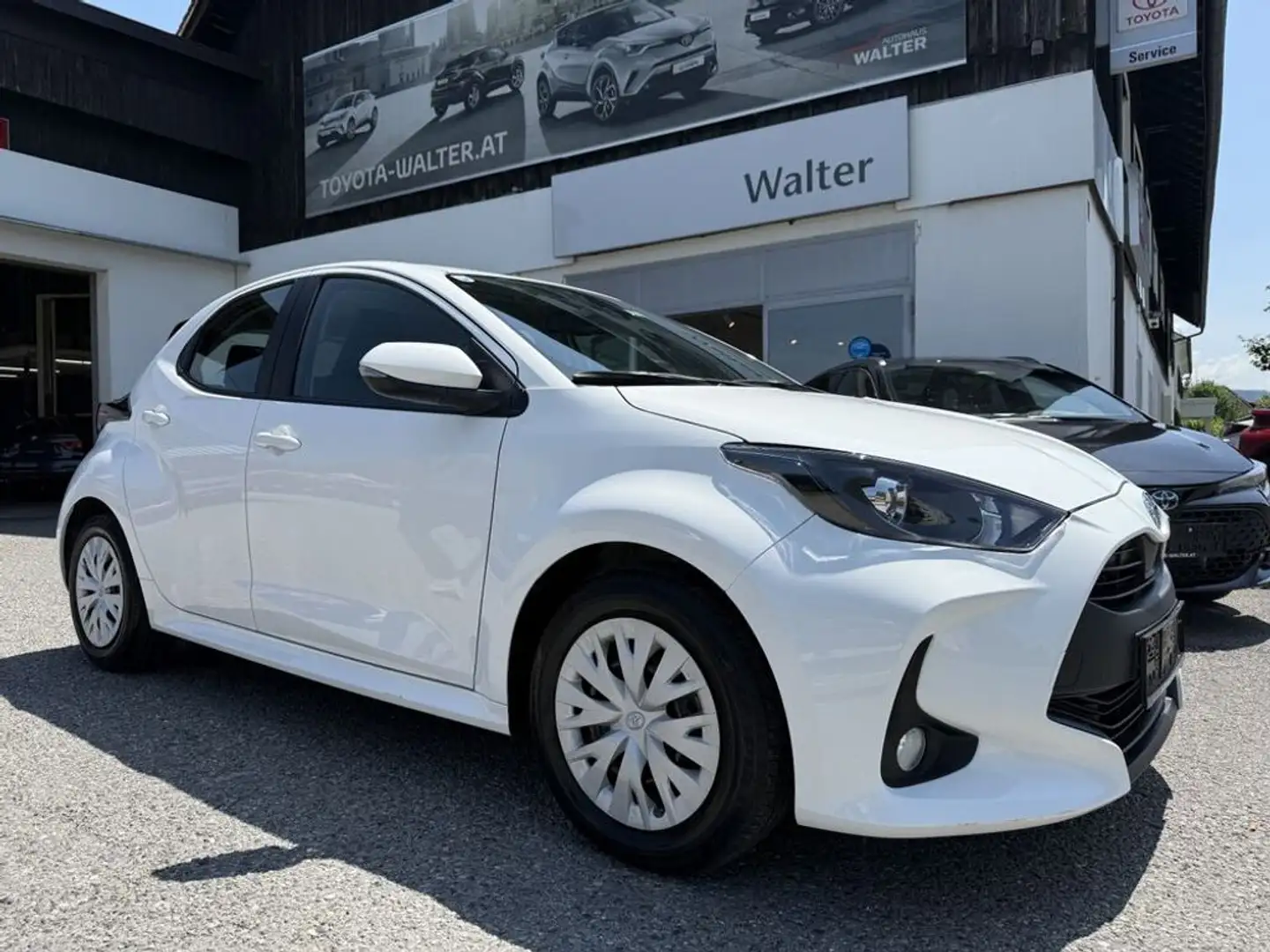 Toyota Yaris 1,5 VVT-ie Active Bianco - 1