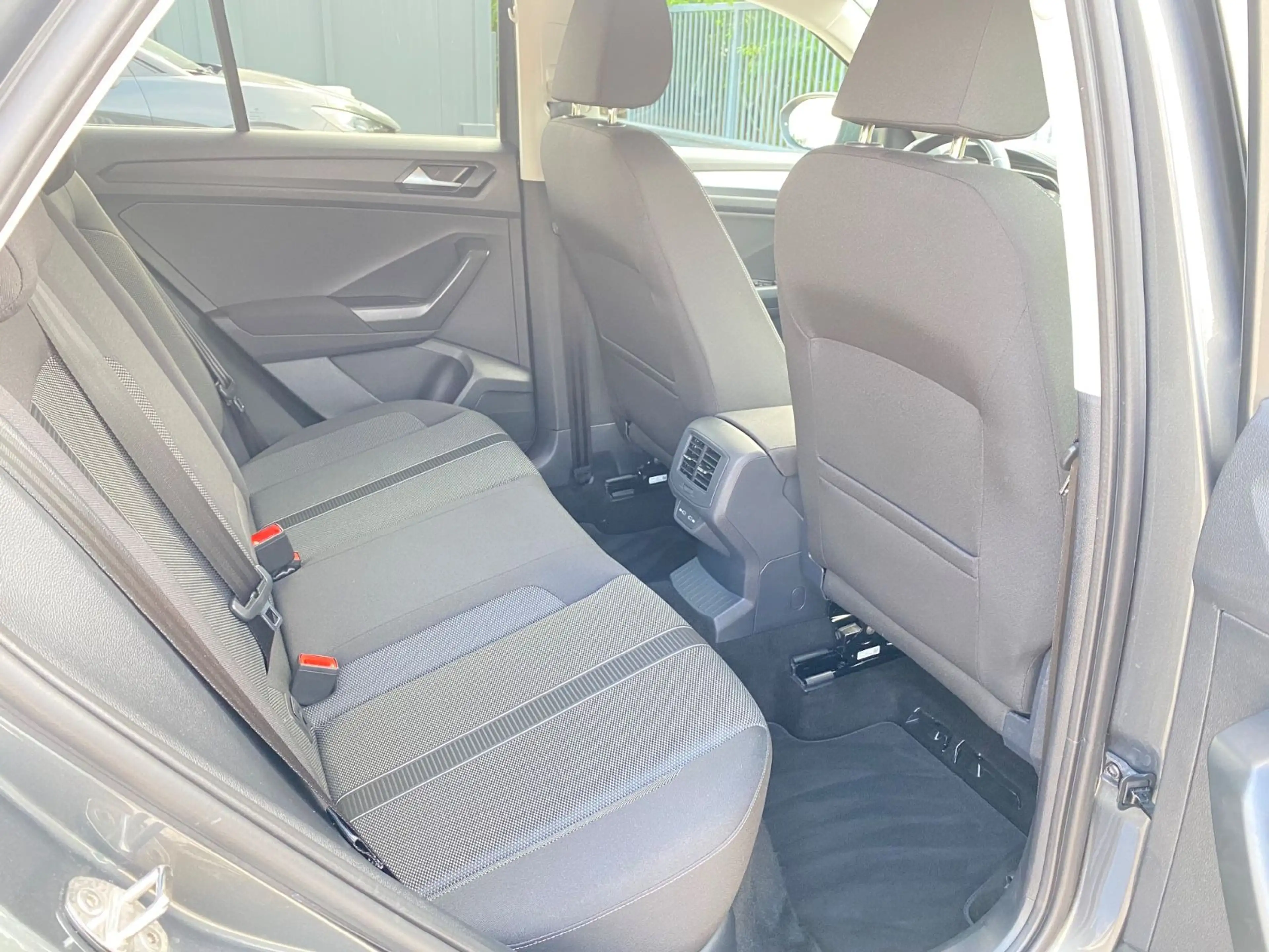 Volkswagen T-Roc Life,NAVI,LED,ACC,SHZ,RFK,DAB,PDC — photo 11