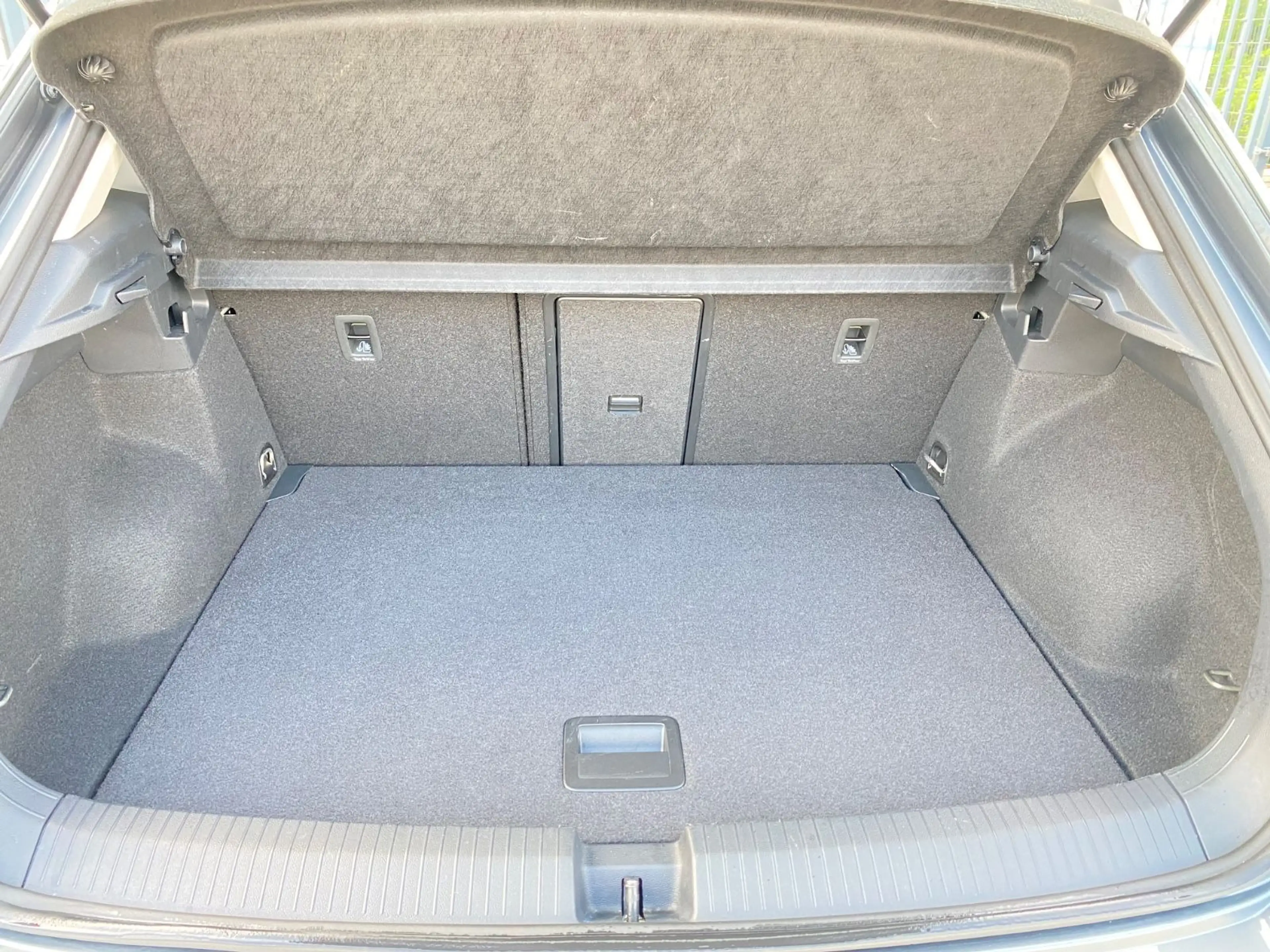 Volkswagen T-Roc Life,NAVI,LED,ACC,SHZ,RFK,DAB,PDC — photo 9