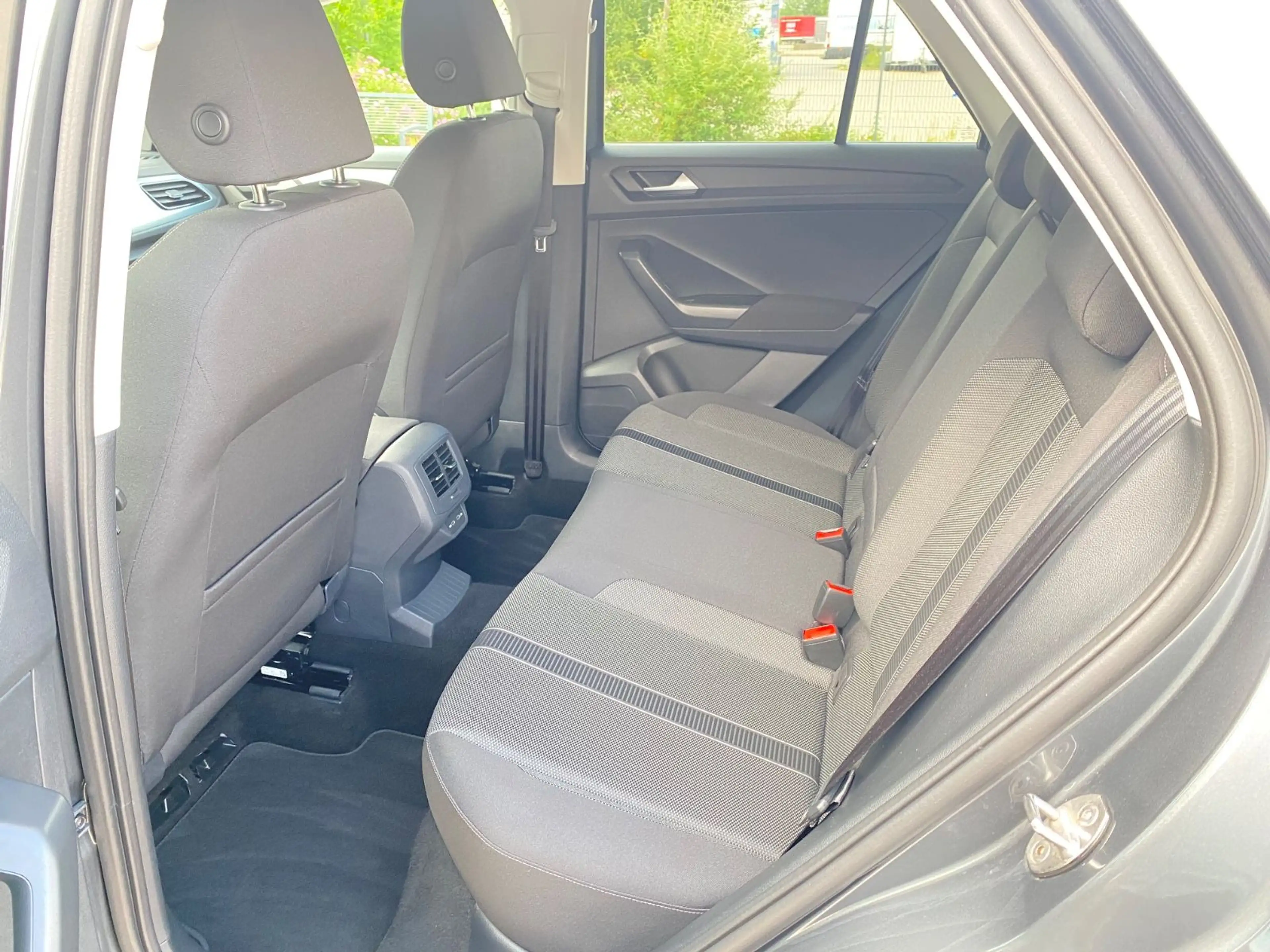 Volkswagen T-Roc Life,NAVI,LED,ACC,SHZ,RFK,DAB,PDC — photo 15