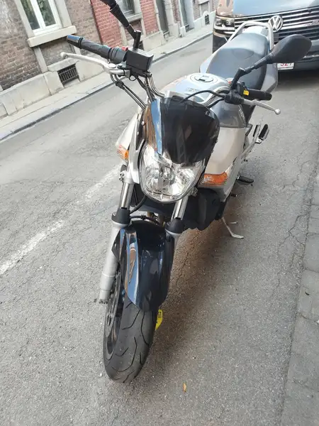 Suzuki GSR 600 - foto 3