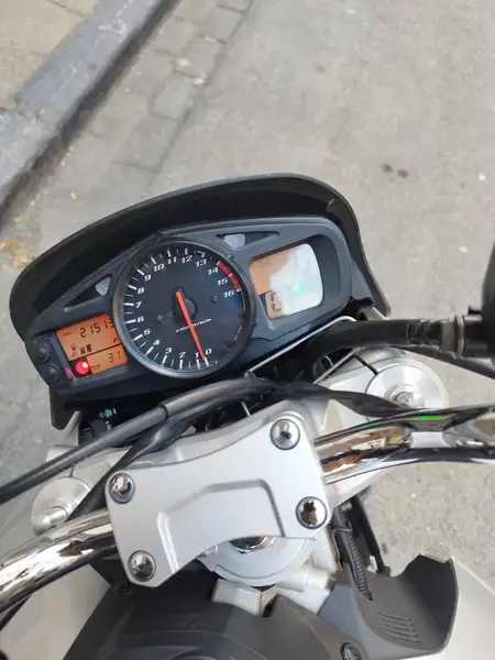 Suzuki GSR 600 - foto 5