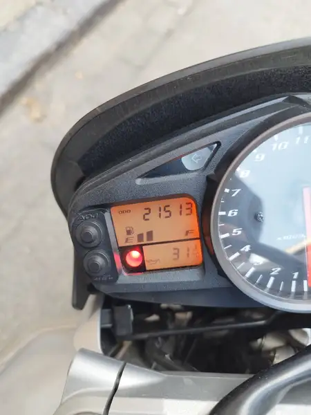Suzuki GSR 600 - foto 4