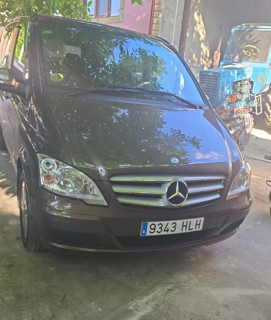 Mercedes-Benz Viano 2.2CDI Trend Largo Marrón - 1
