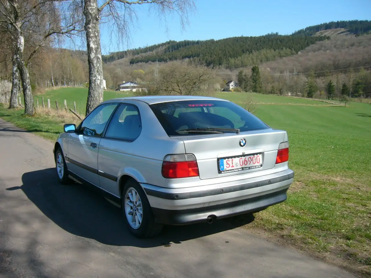 BMW 316i E36 Compact - nur 112.000 KM - TÜV 2027, foto 2