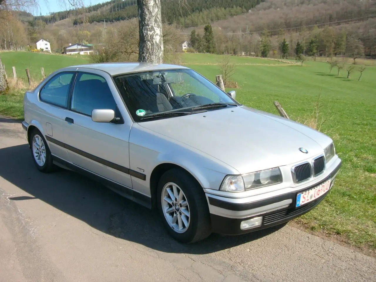BMW 316i E36 Compact - nur 112.000 KM - TÜV 2027, foto 3
