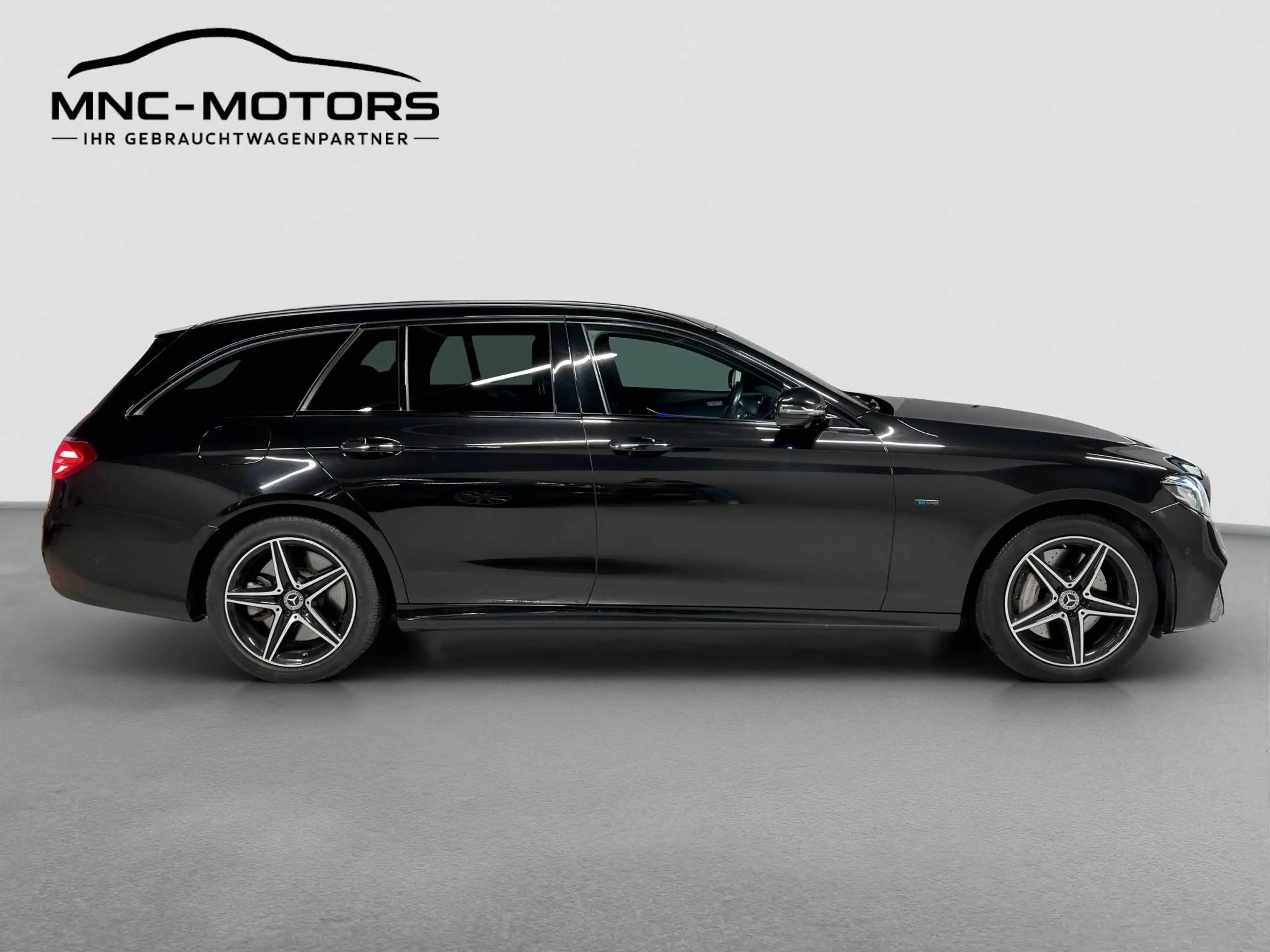 Mercedes-Benz E 300 de |AMG-line|360°|Keyless-Entry|AHK|LED|Night-Paket — photo 4