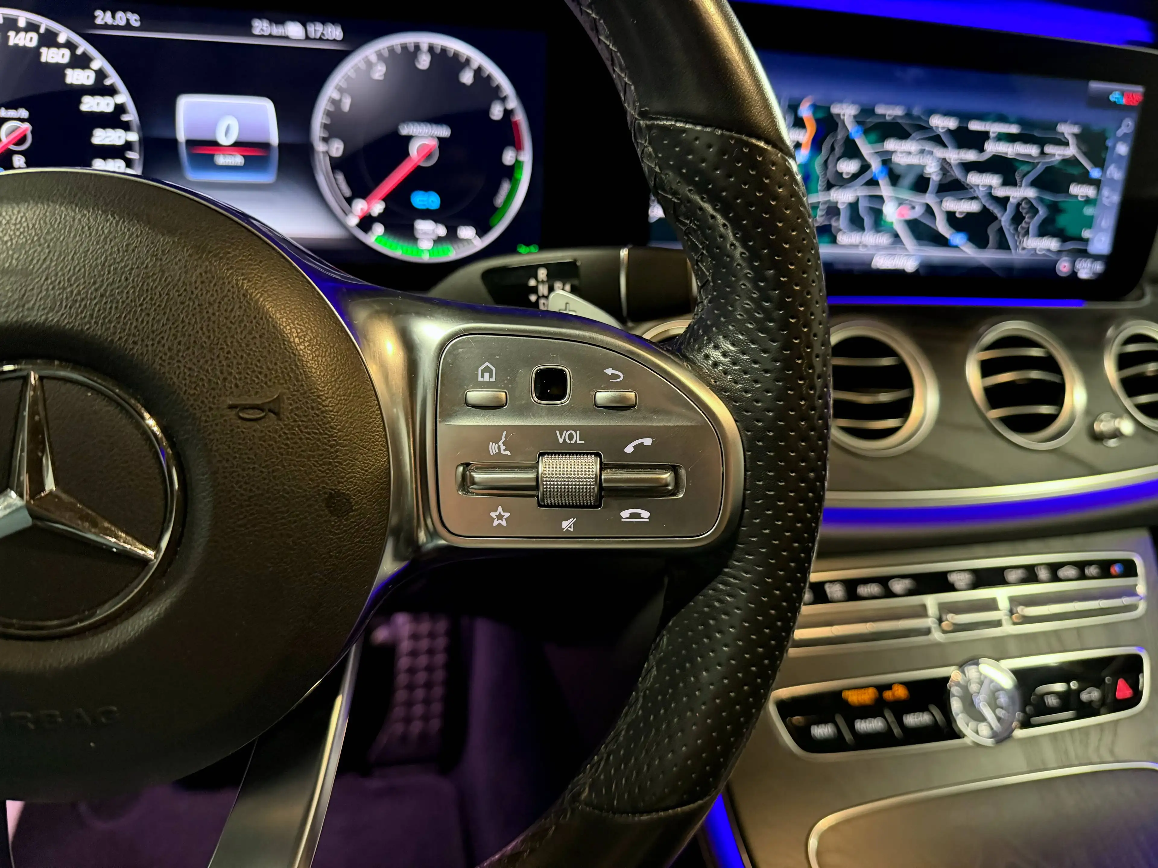 Mercedes-Benz E 300 de |AMG-line|360°|Keyless-Entry|AHK|LED|Night-Paket — photo 15
