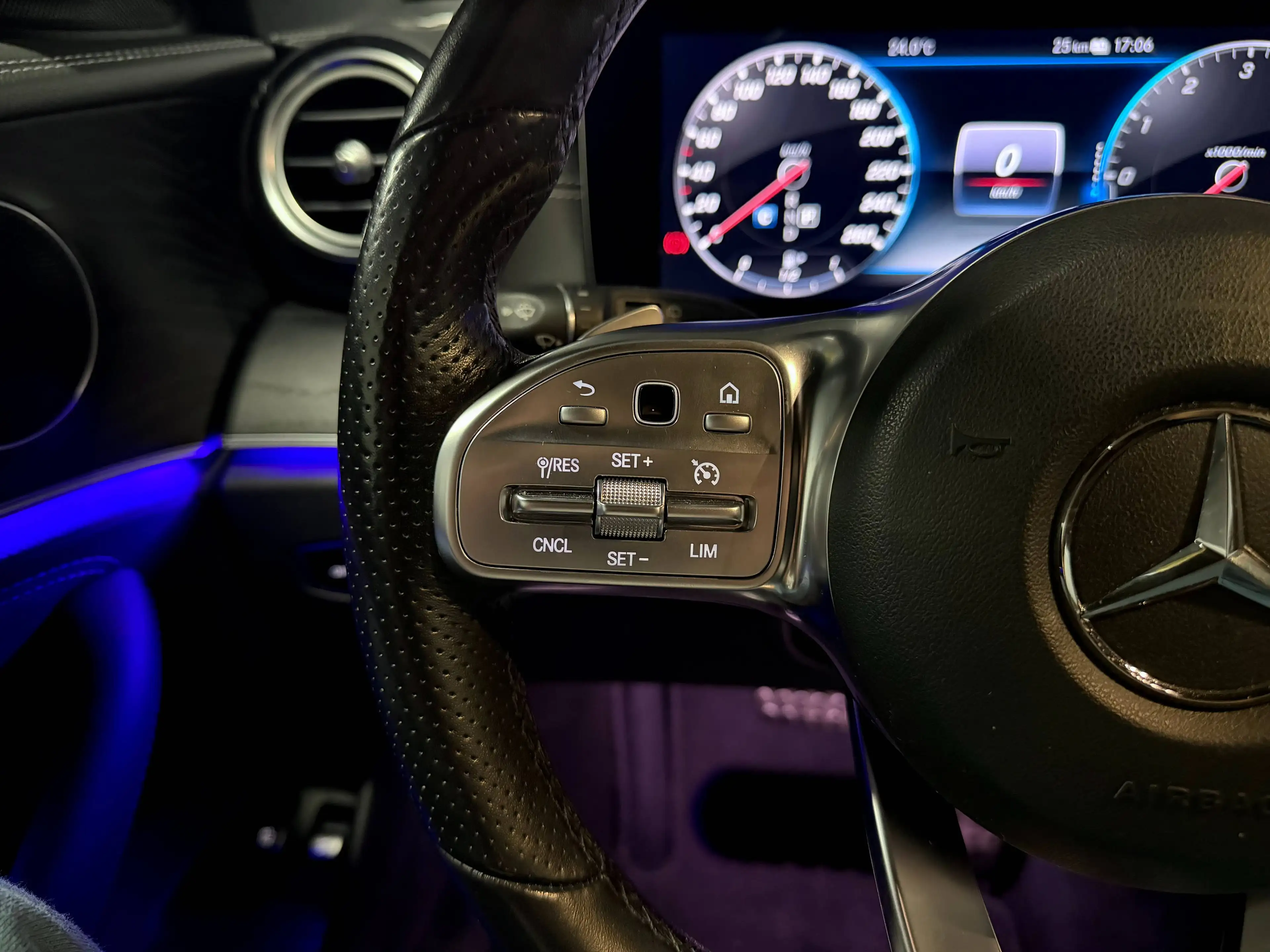 Mercedes-Benz E 300 de |AMG-line|360°|Keyless-Entry|AHK|LED|Night-Paket — photo 14