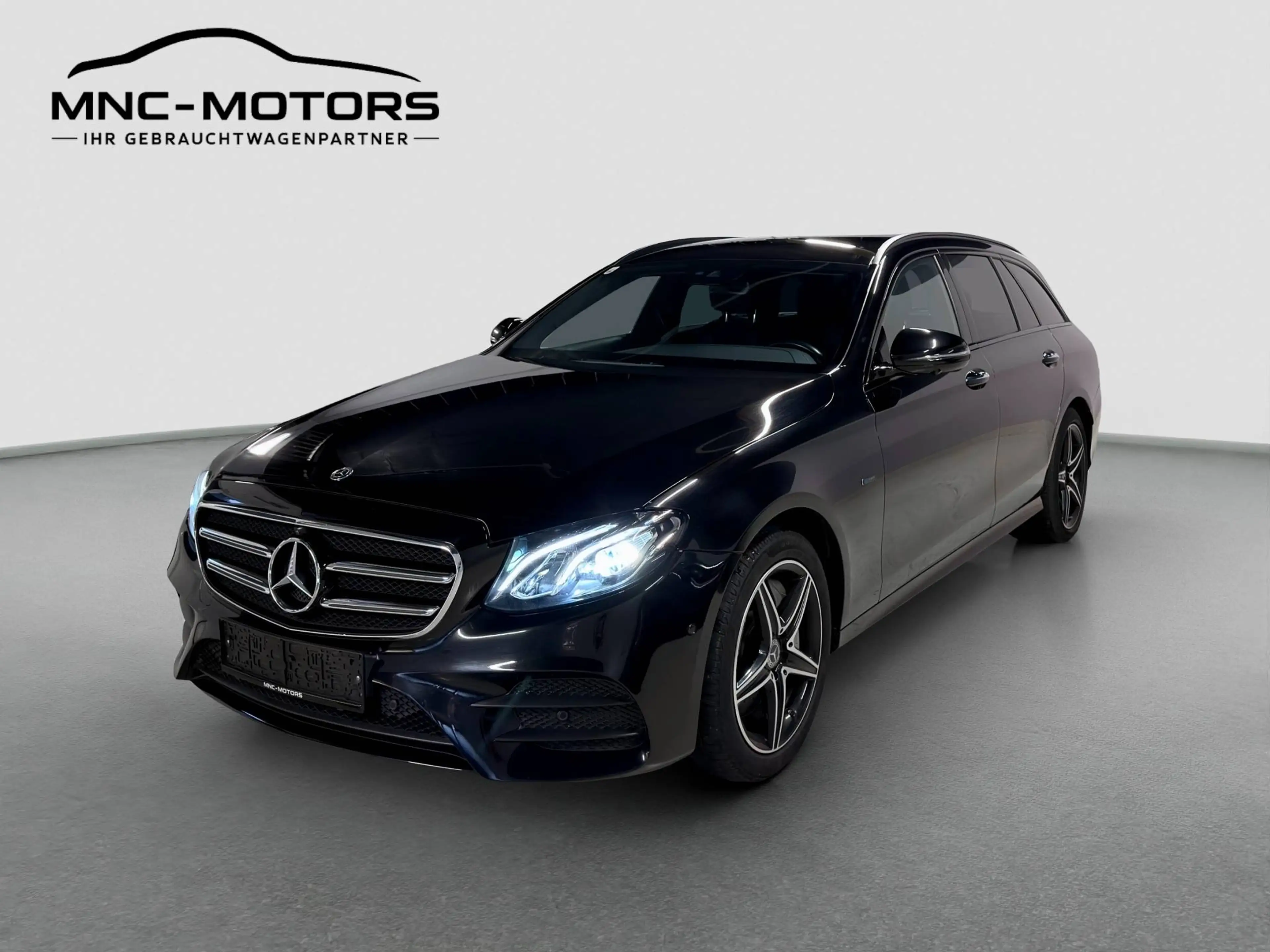 Mercedes-Benz E 300 de |AMG-line|360°|Keyless-Entry|AHK|LED|Night-Paket