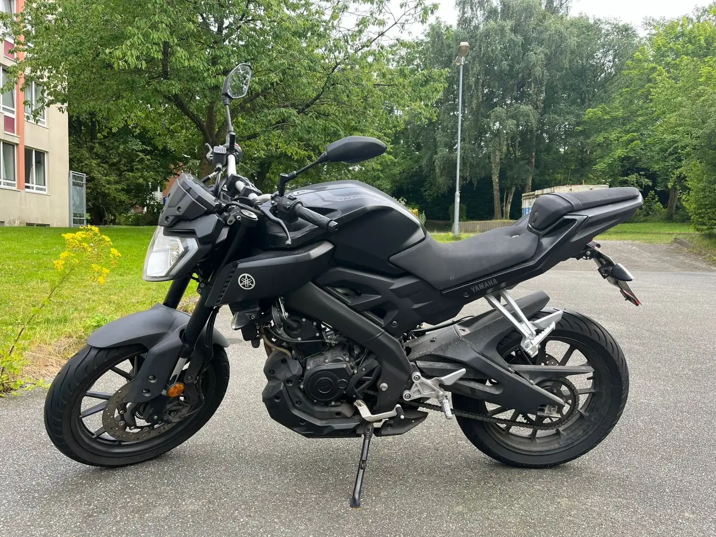 Yamaha MT-125 Schwarz - 1