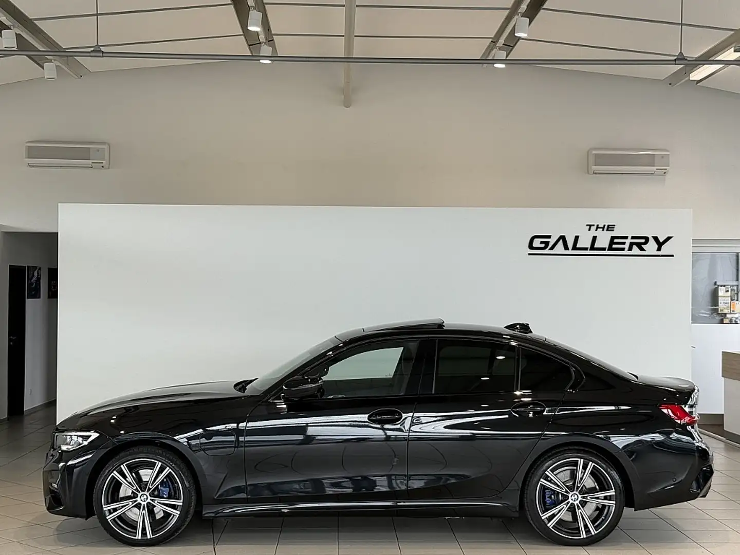 BMW 330 e PHEV Aut.*M-Sport*Schiebedach*Laser*Memory*Voll Negro - 1