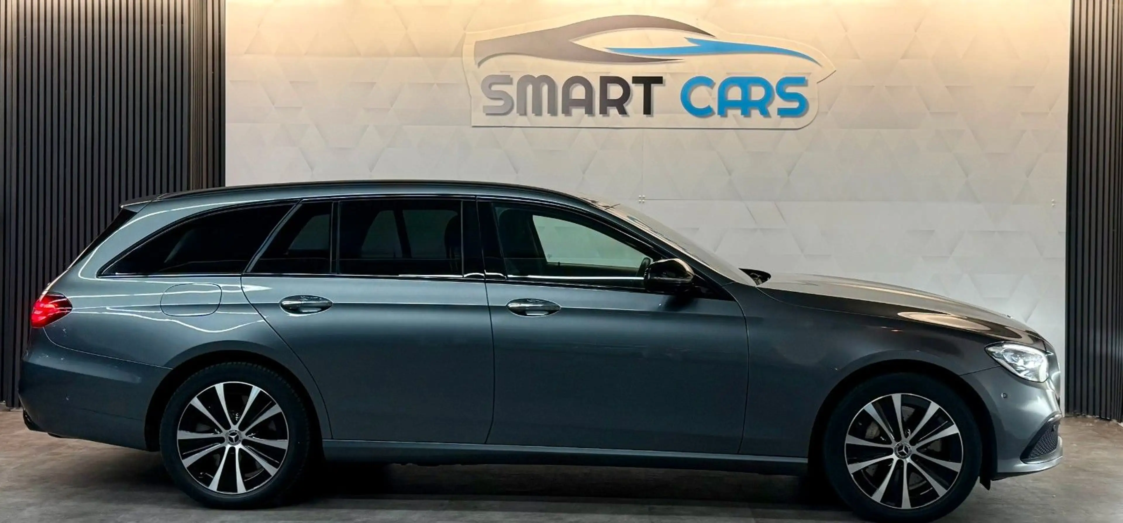 Mercedes-Benz E 300 T de 4Matic*Leder*HuD*AHK*360°*Voll* — photo 8