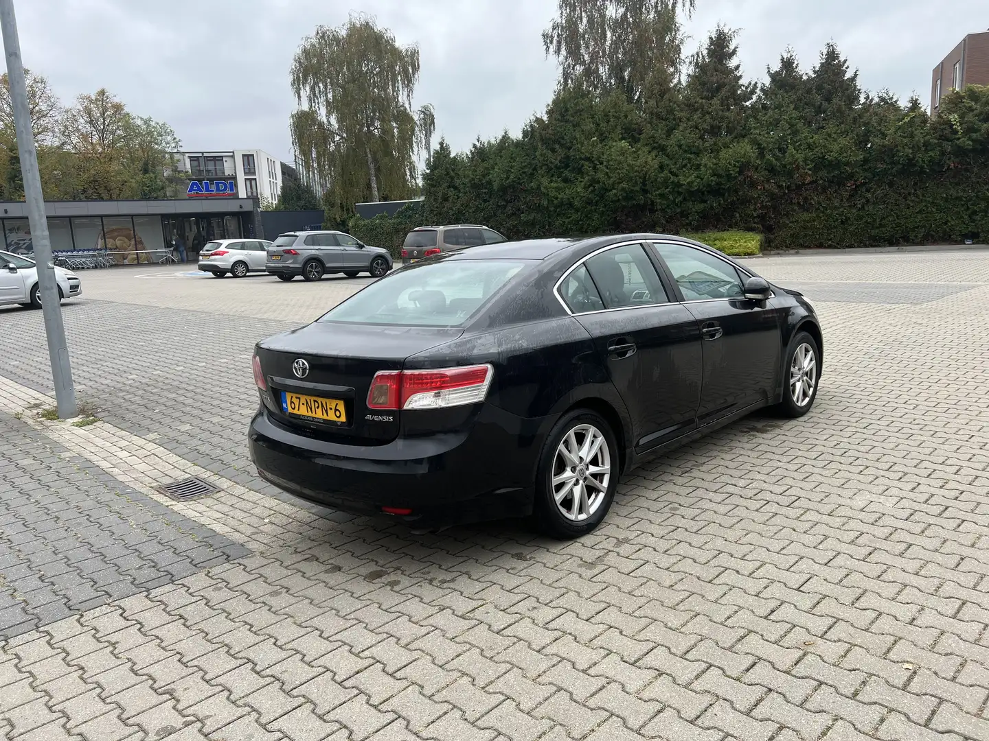 Toyota Avensis 1,6 BENZYNA VVTi.Comfort. Noir - 1