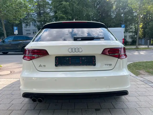 Audi A3 view 4