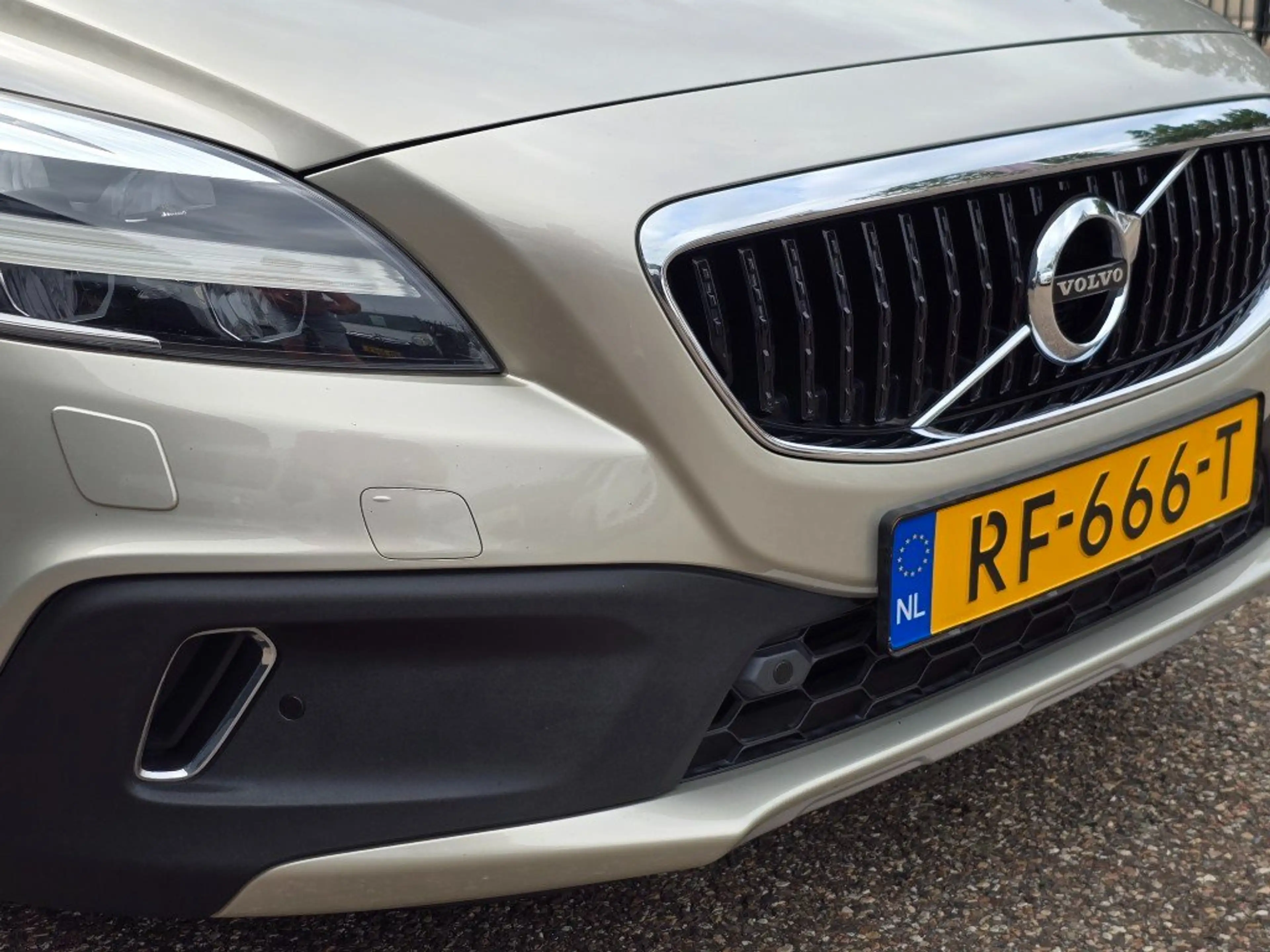 Volvo V40 Cross Country 1.5 T3 Nordic+Summum LEDER PANORAMADAK CAMERA NAVI — photo 4