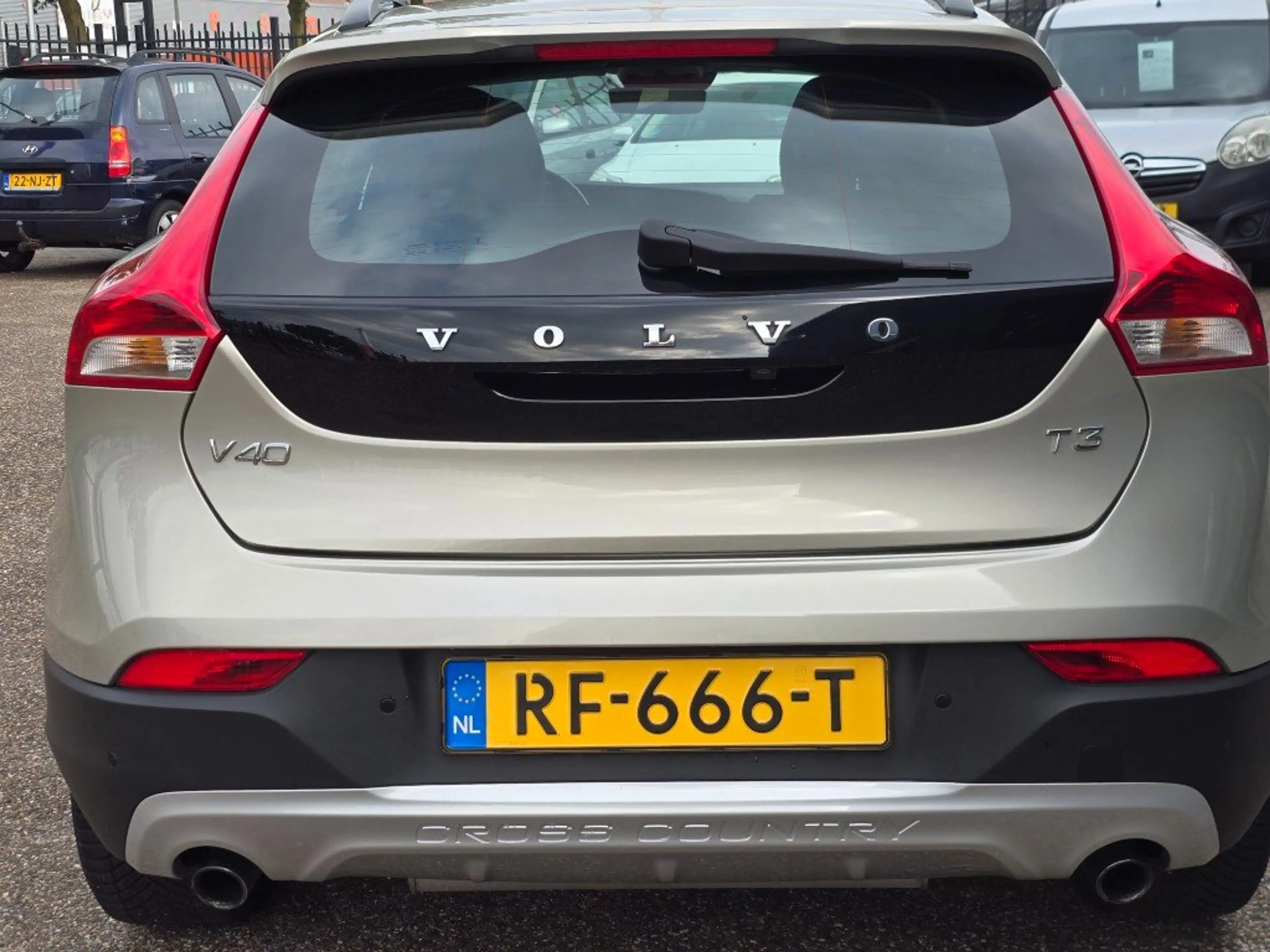Volvo V40 Cross Country 1.5 T3 Nordic+Summum LEDER PANORAMADAK CAMERA NAVI — photo 8
