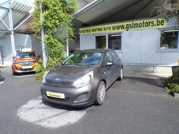 1.2 85cv Brune 01/15 3750€ marchand Airco CD