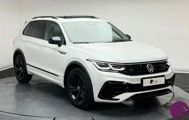 Volkswagen Tiguan view 2