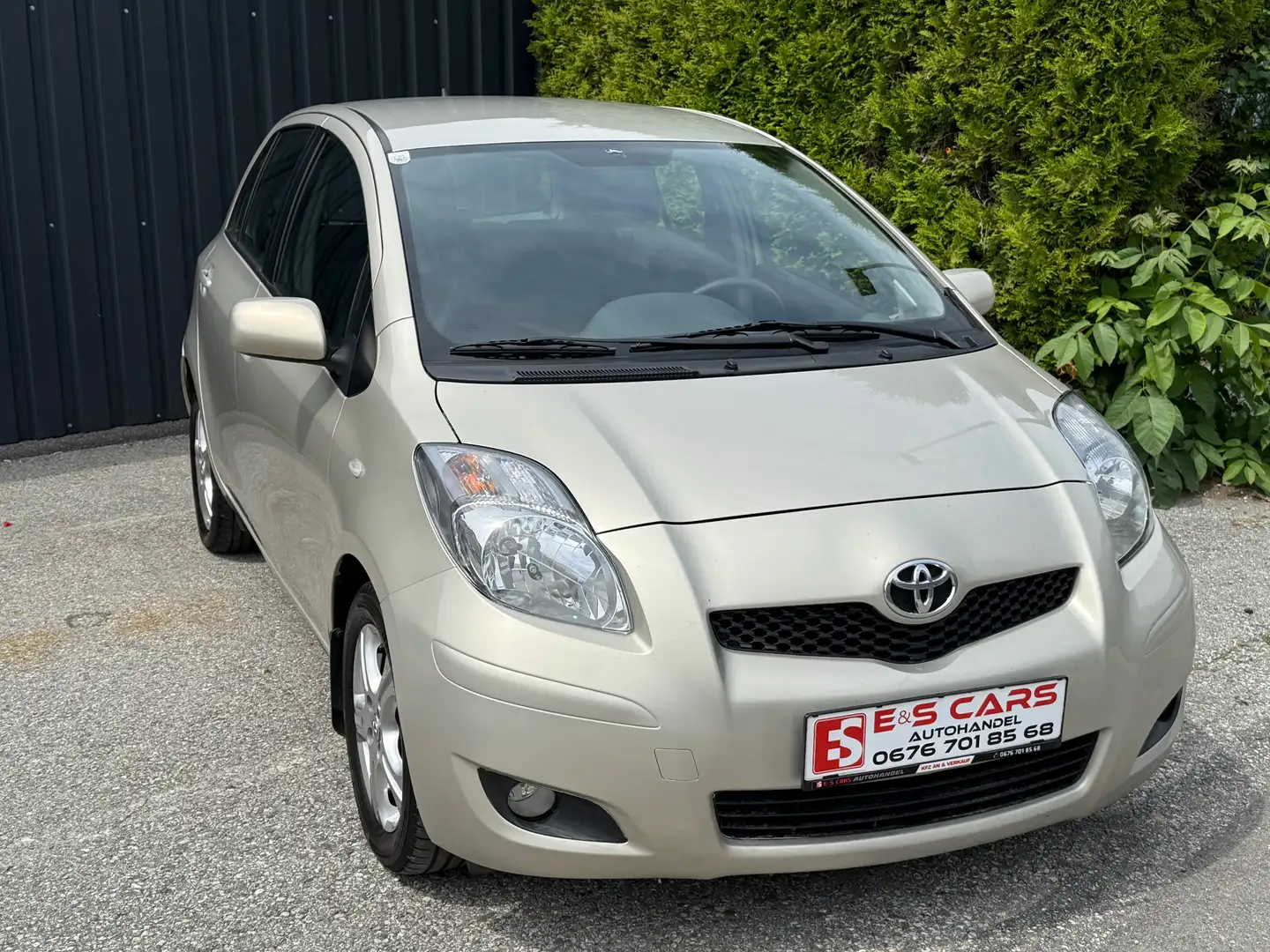 Toyota Yaris 1,4 D-4D  Sol Plus AUTOMATIK Gelb - 1