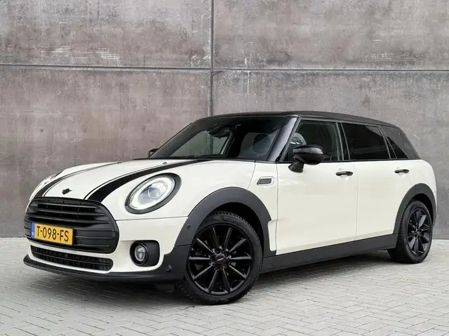 MINI Cooper Clubman 1.5 Chili Dealer onderhouden! | Full LED | Carplay